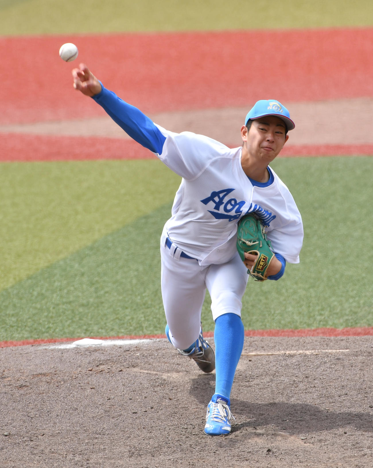 中大対青学大　4安打完封勝利を挙げた青学大・下村（撮影・柴田隆二）