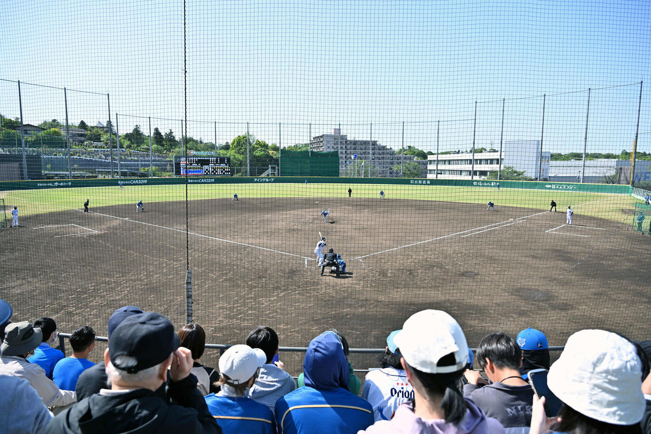 イースタン・リーグの西武戦で力投する日本ハム2番手の矢沢（撮影・滝沢徹郎）
