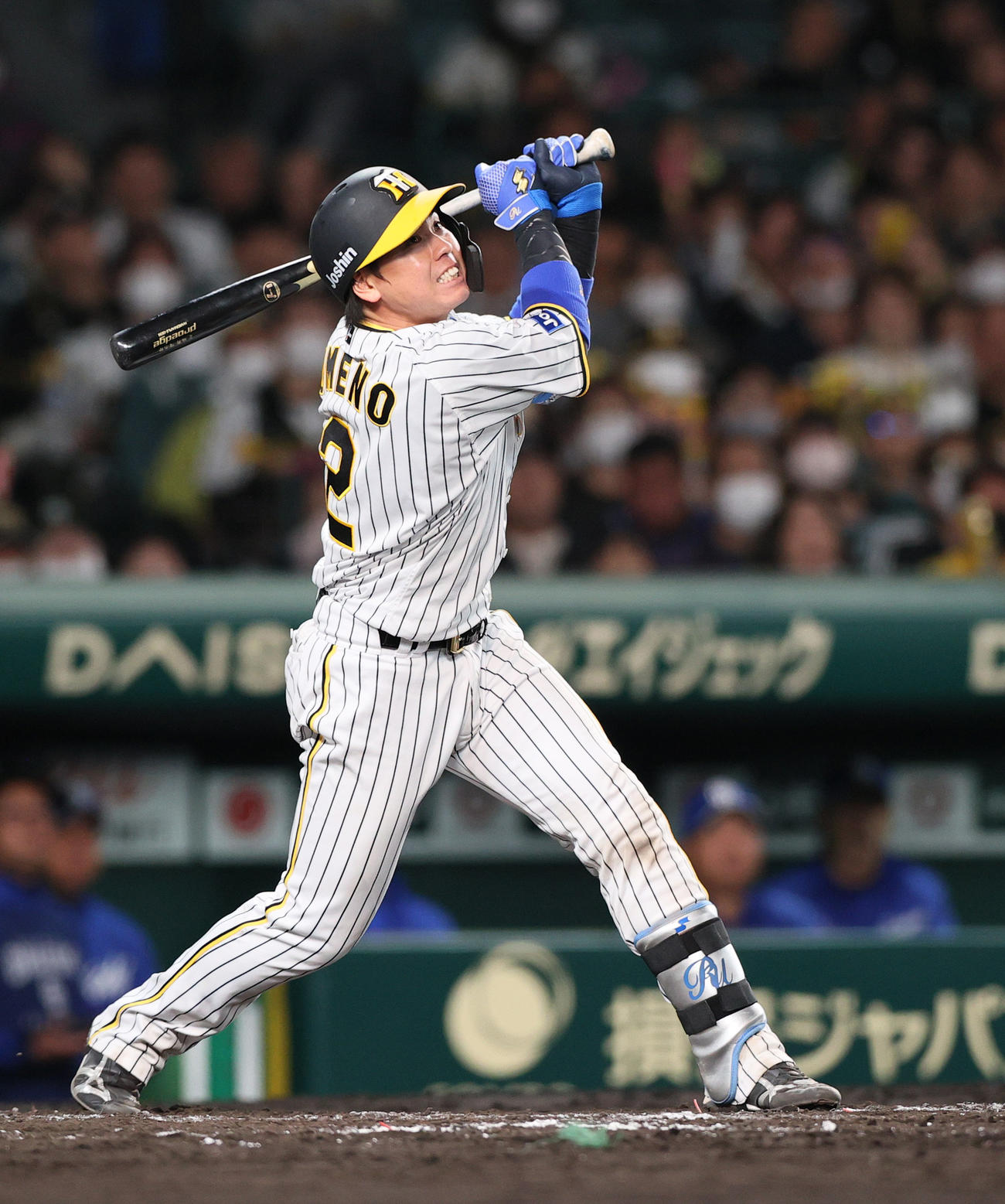 阪神対中日　7回裏阪神1死一塁、梅野は二飛に倒れる（撮影・上山淳一）