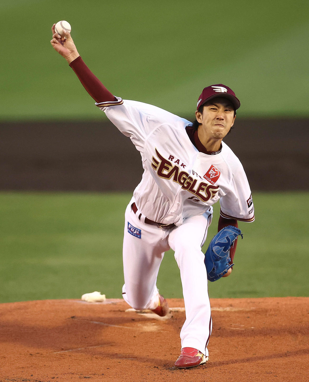 楽天対ロッテ　楽天先発の岸（撮影・河田真司）