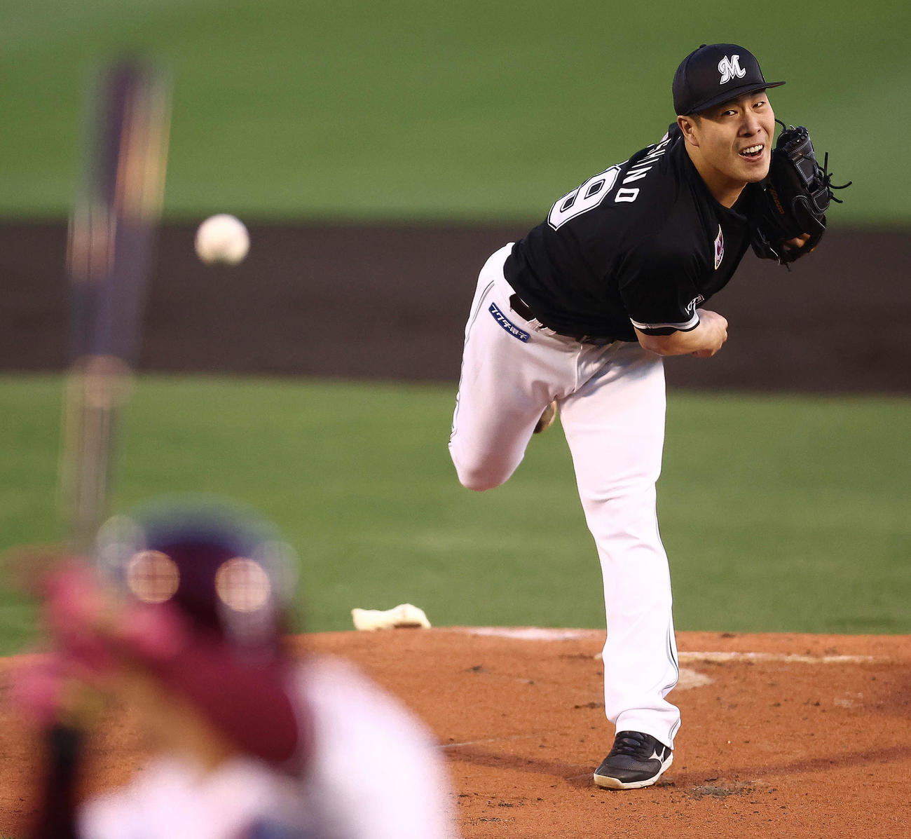 楽天対ロッテ　ロッテ先発の西野（撮影・河田真司）