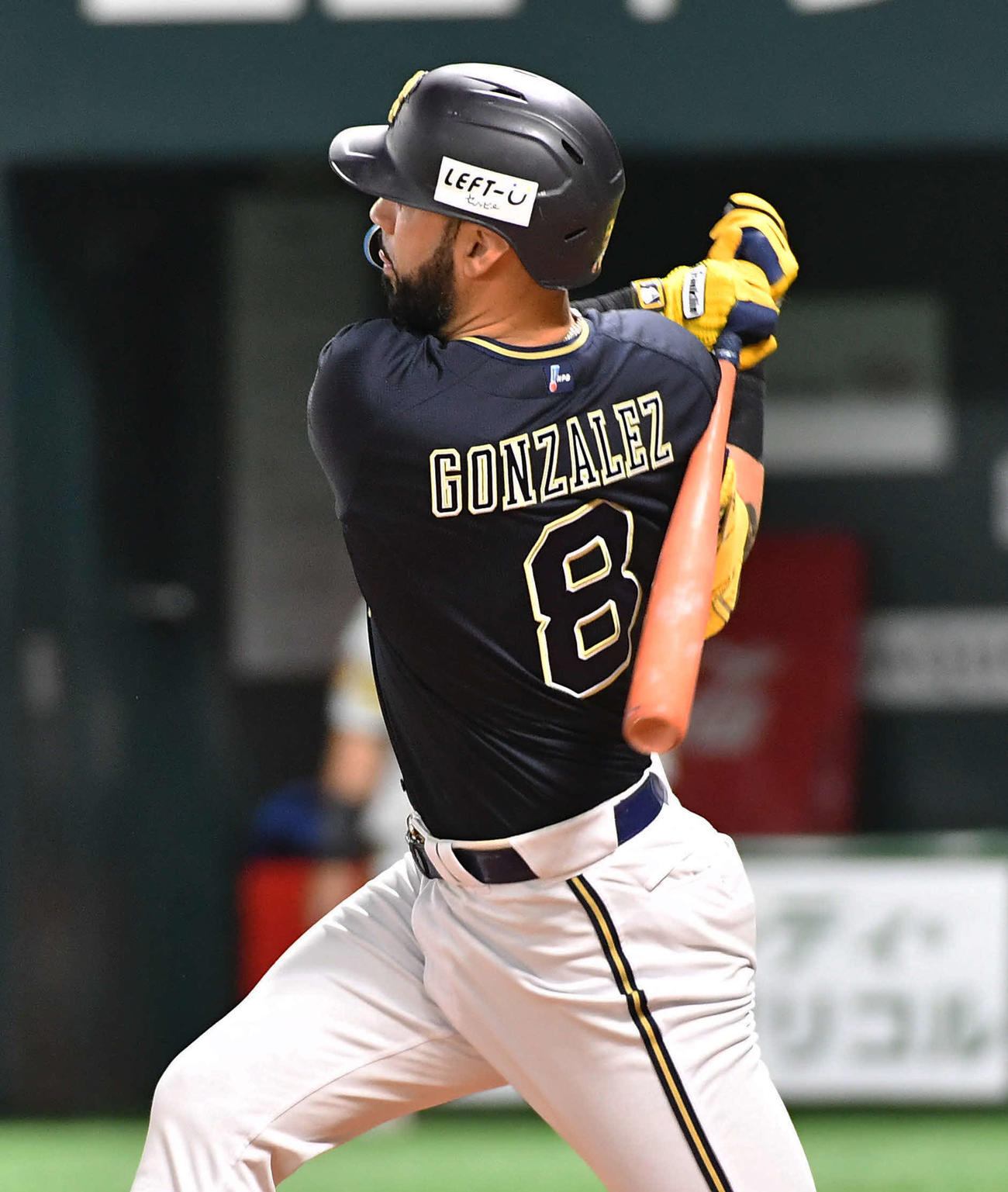 ソフトバンク対オリックス　2回表オリックス2死一、二塁、ゴンザレスは右適時二塁打を放つ（撮影・岩下翔太）