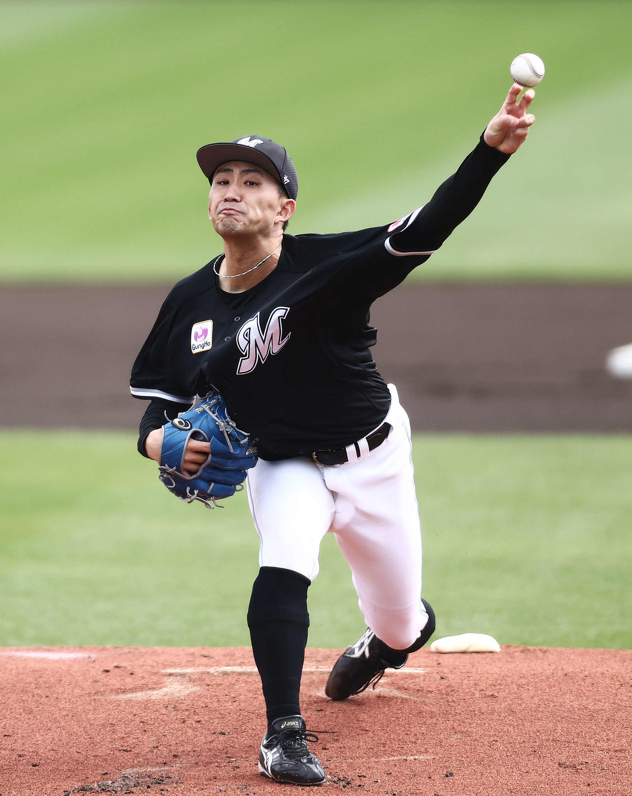 楽天対ロッテ　ロッテ先発の小島（撮影・河田真司）