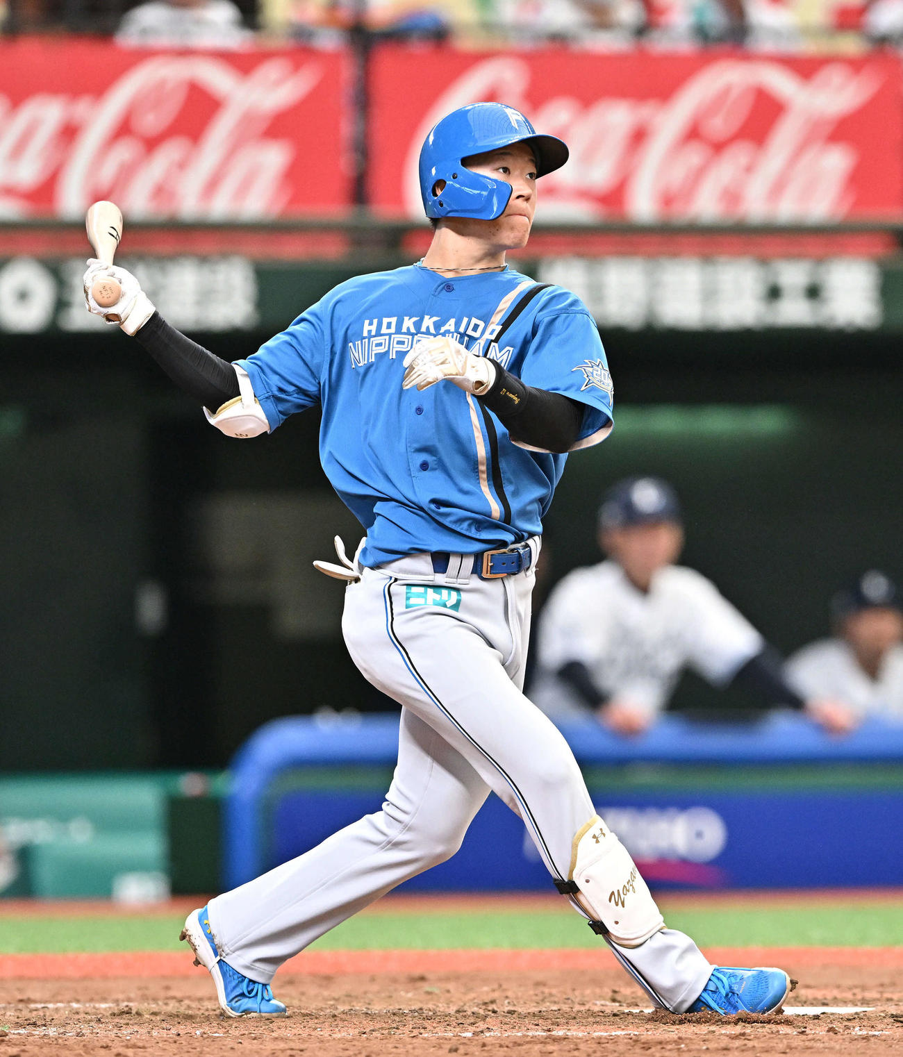西武対日本ハム　5回表日本ハム1死、矢沢は右二塁打を放つ（撮影・滝沢徹郎）