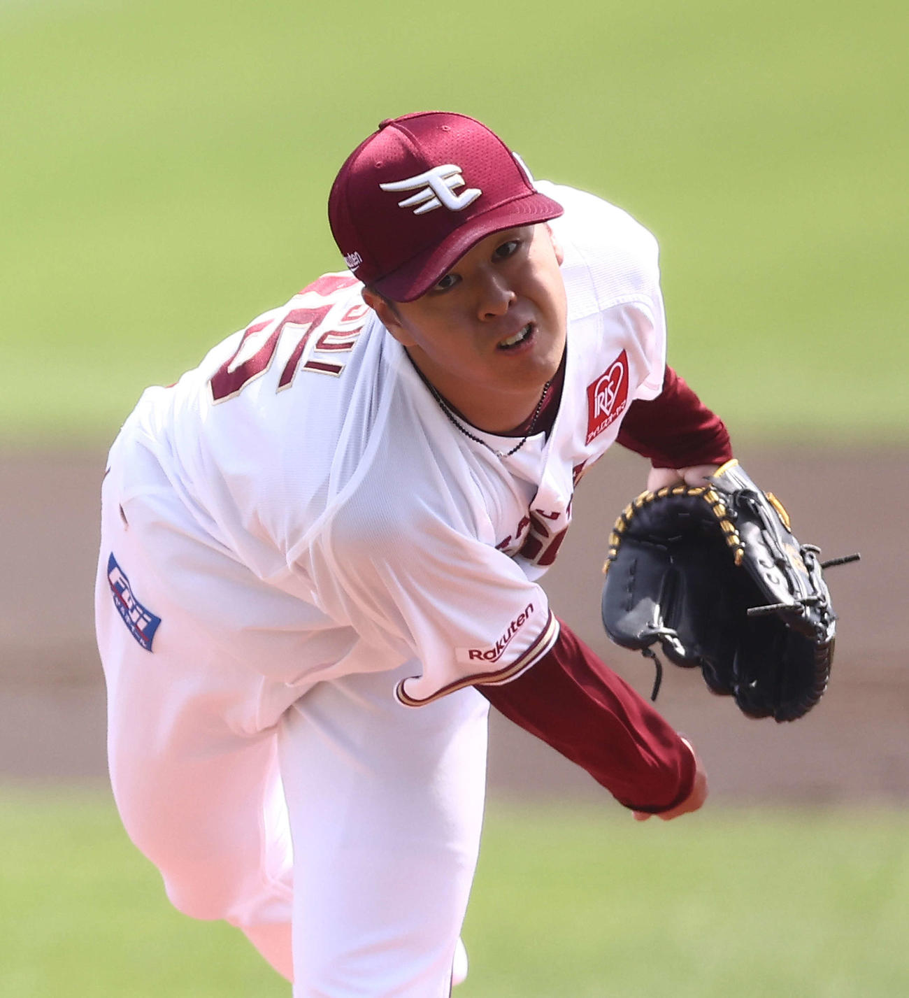 楽天対ロッテ　楽天先発の松井友（撮影・河田真司）