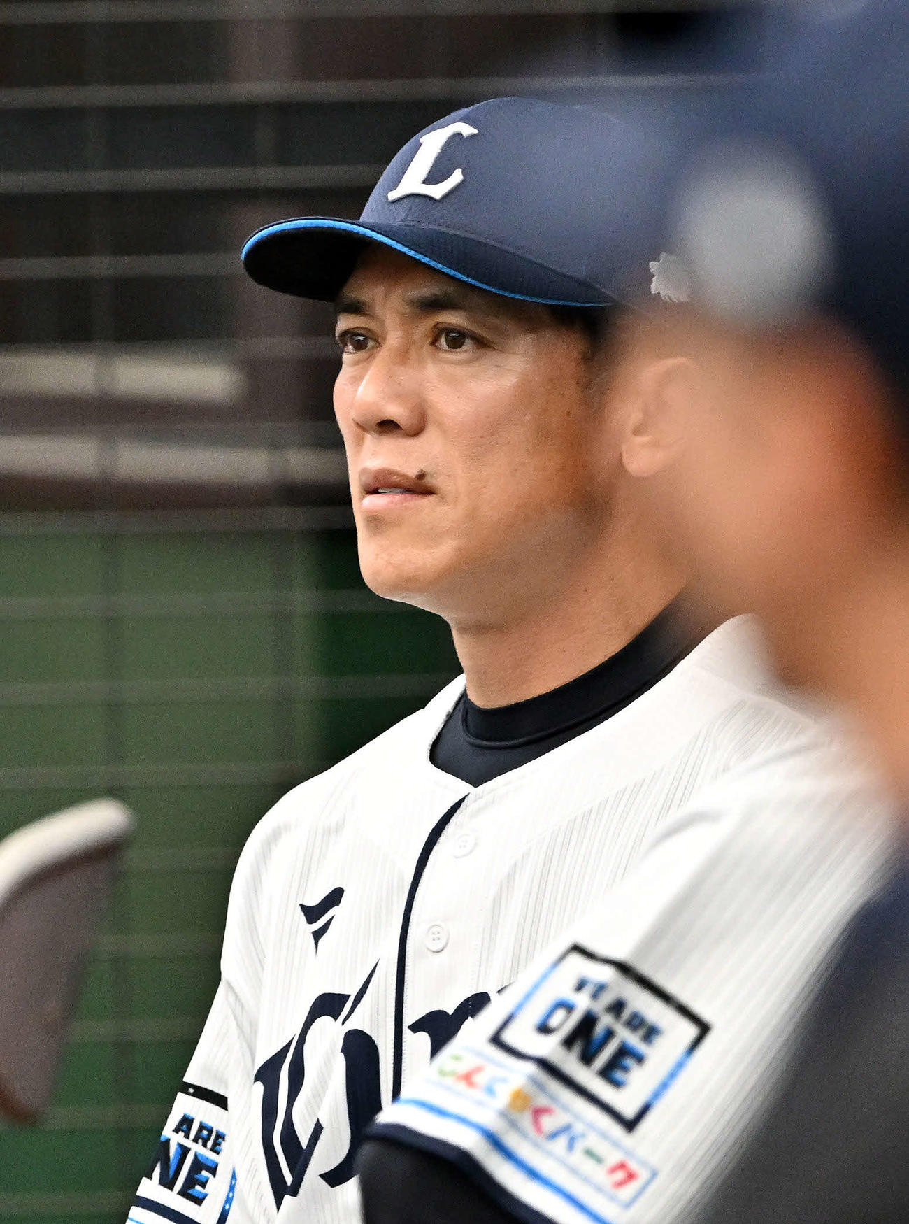西武対日本ハム　戦況を見守る西武松井監督（撮影・滝沢徹郎）