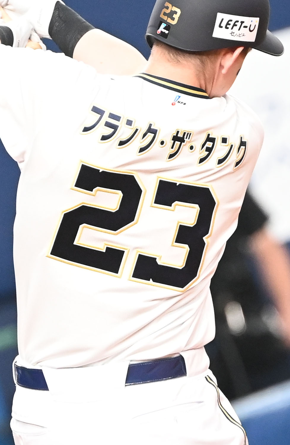 オリックス対西武　オリックスはニックネーム入りユニホームで試合を行う。写真はフランク・シュウィンデル（撮影・和賀正仁）