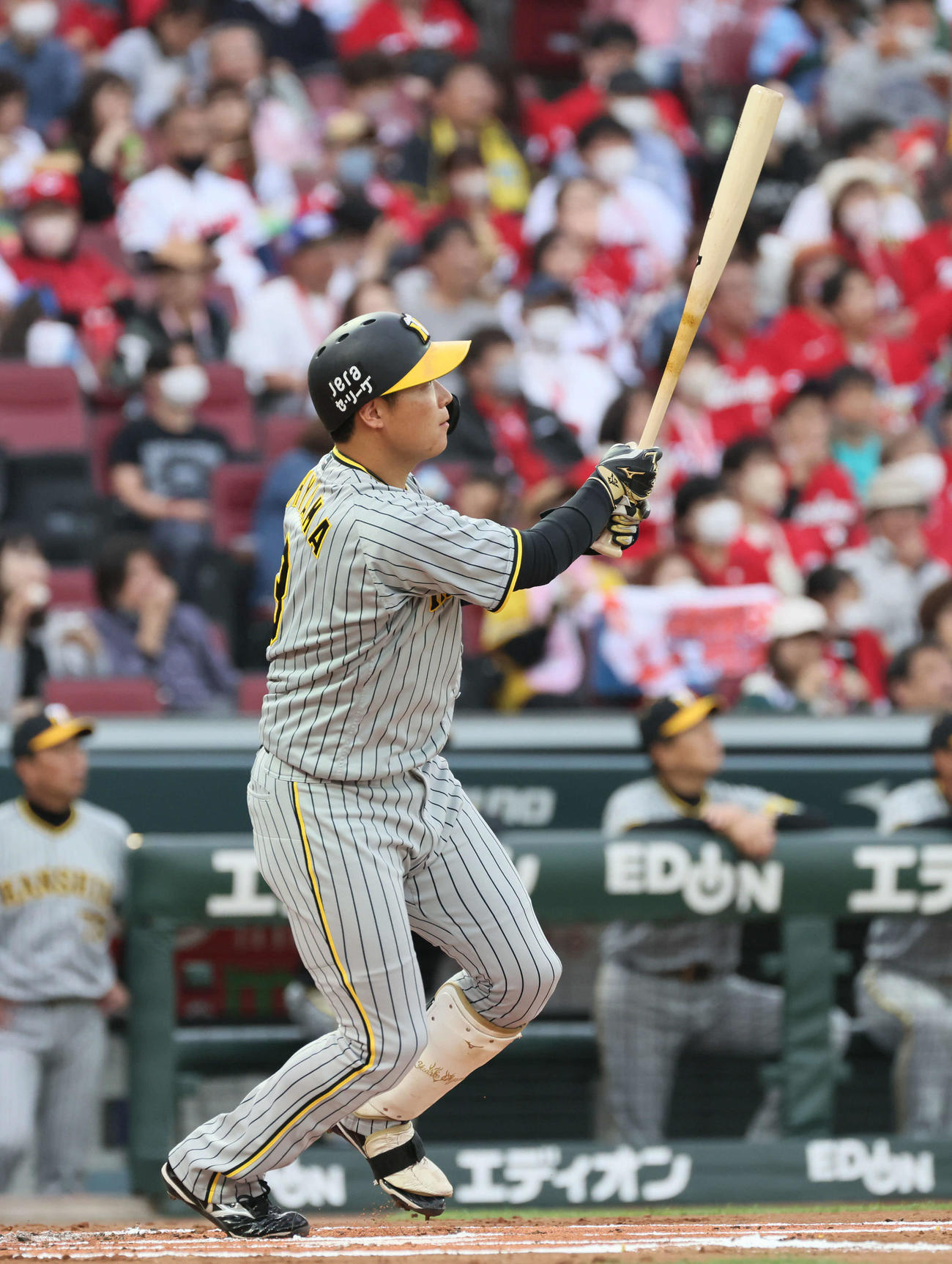 広島対阪神　1回表阪神2死一塁、大山は先制左越え2点本塁打を放つ（撮影・加藤孝規）
