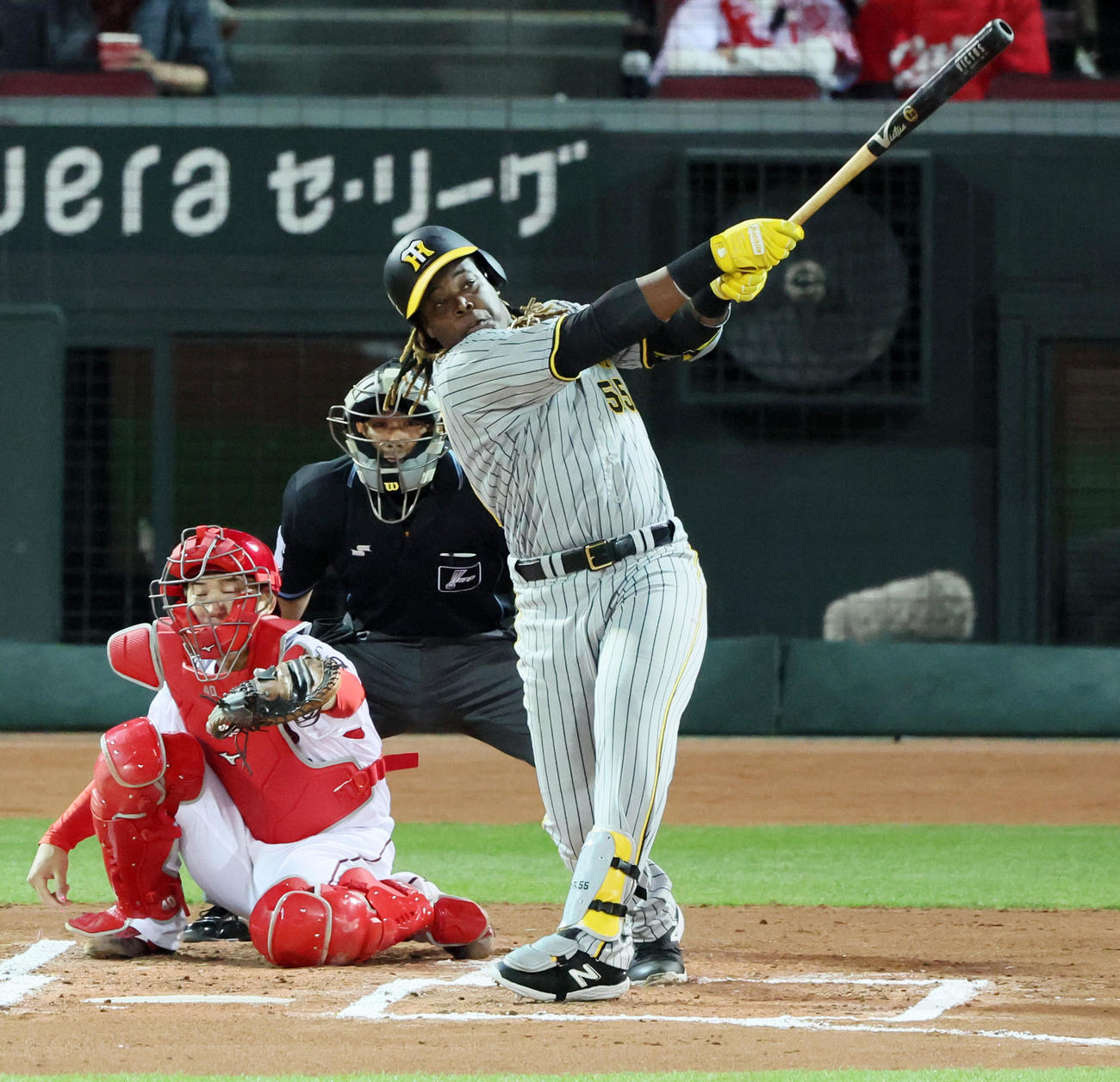 広島対阪神　6回表阪神1死、ミエセスは左越えソロ本塁打を放つ（撮影・加藤哉）