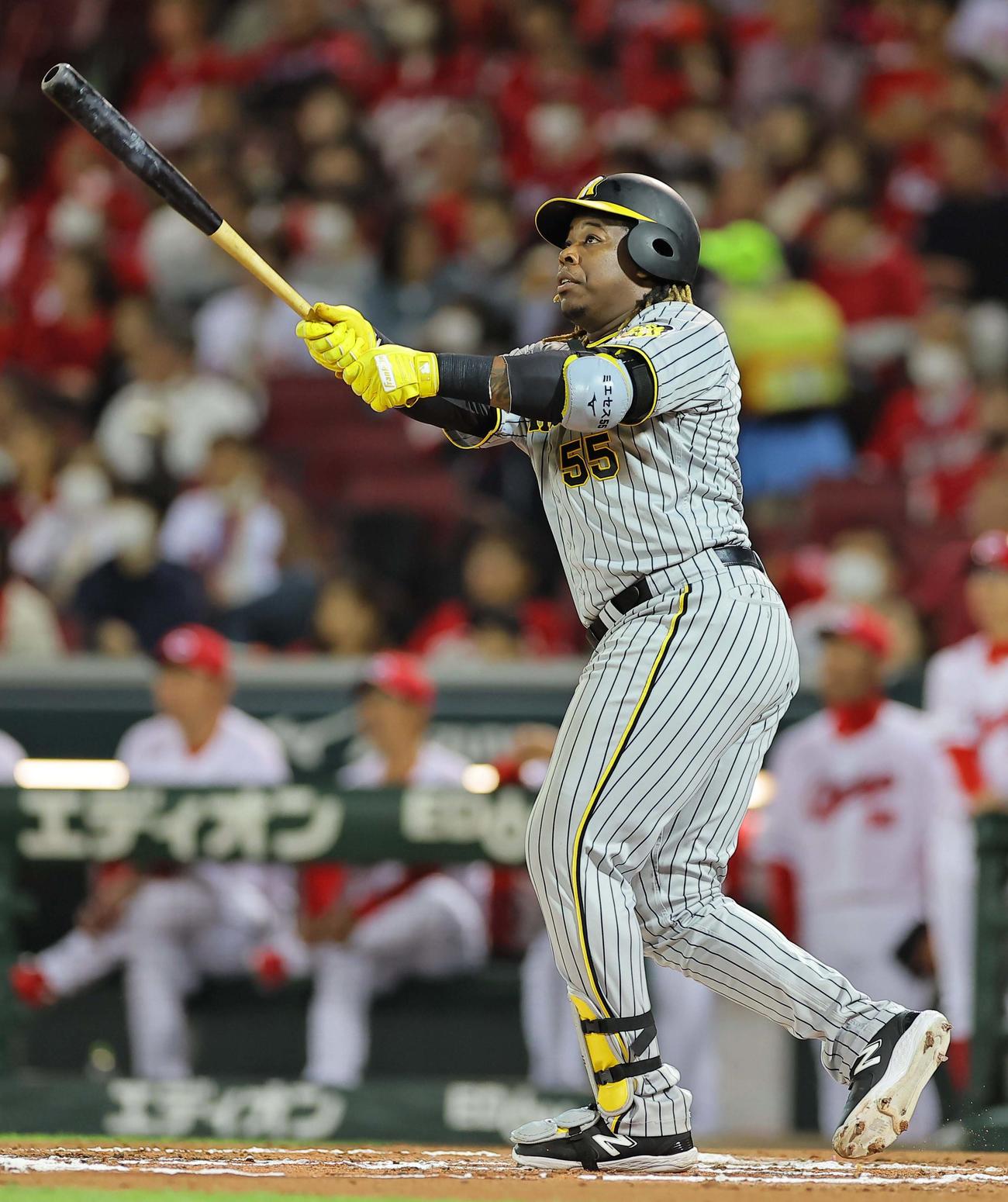 広島対阪神　6回表阪神1死、ミエセスは左越えソロ本塁打を放つ（撮影・上田博志）