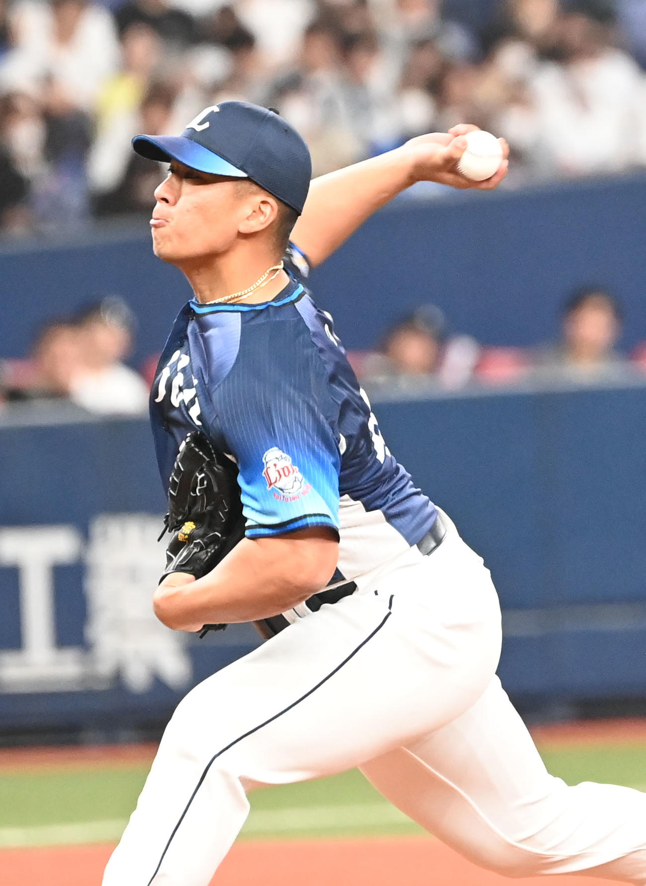 オリックス対西武　5回途中から登板する西武ボー（撮影・和賀正仁）