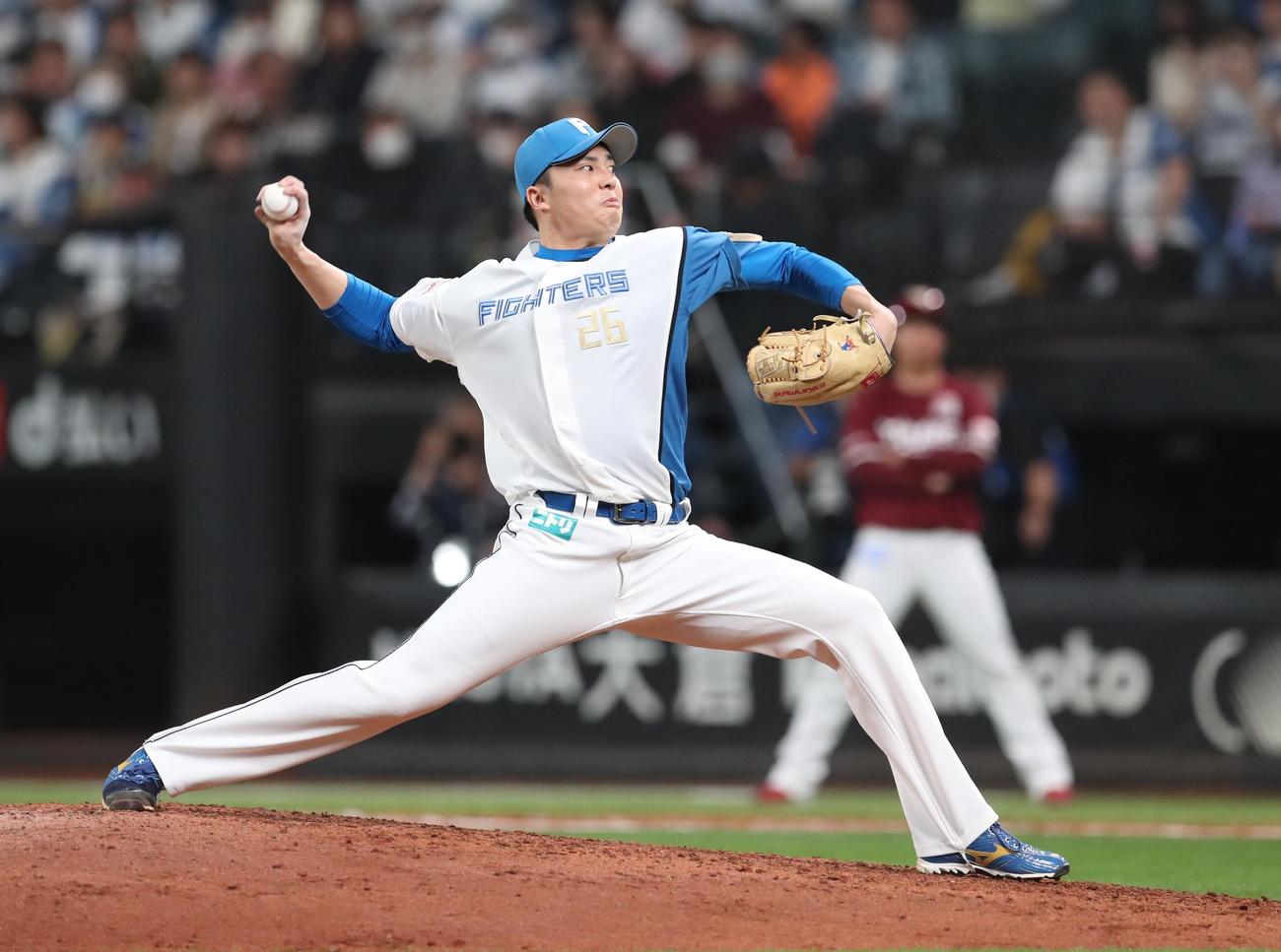 日本ハム対楽天　9回に登板の田中正（撮影・黒川智章）