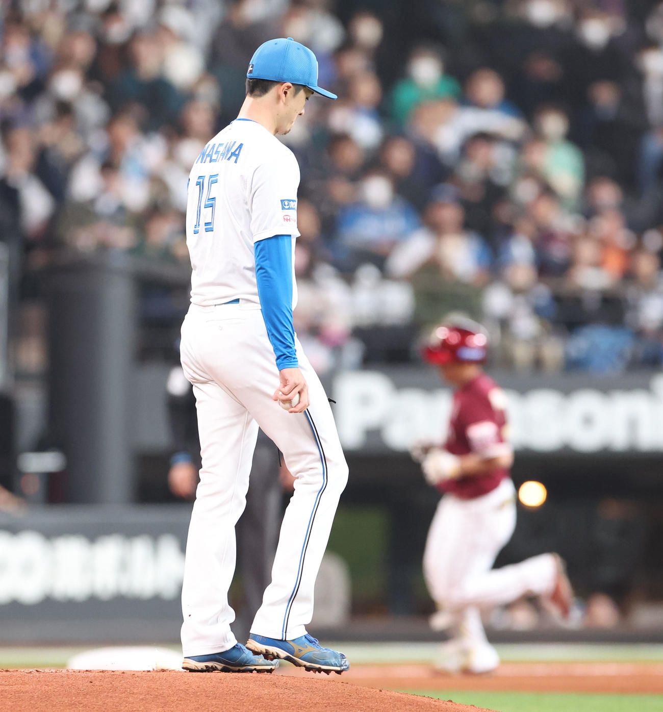 日本ハム対楽天　1回表楽天1死、小深田に先制となる右越え本塁打を浴びる上沢（撮影・佐藤翔太）