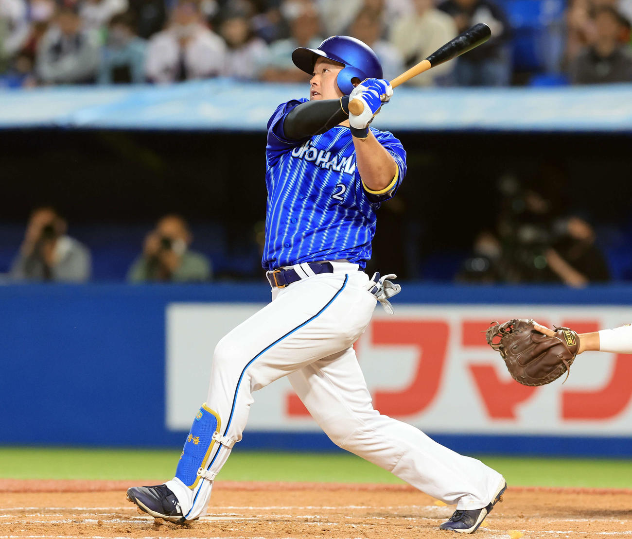 ヤクルト対DeNA 2回表DeNA2死満塁、牧は左越え満塁本塁打を放つ（撮影・浅見桂子）