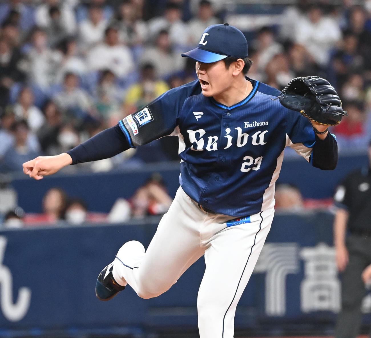 オリックス対西武　9回に登板する西武青山（撮影・和賀正仁）