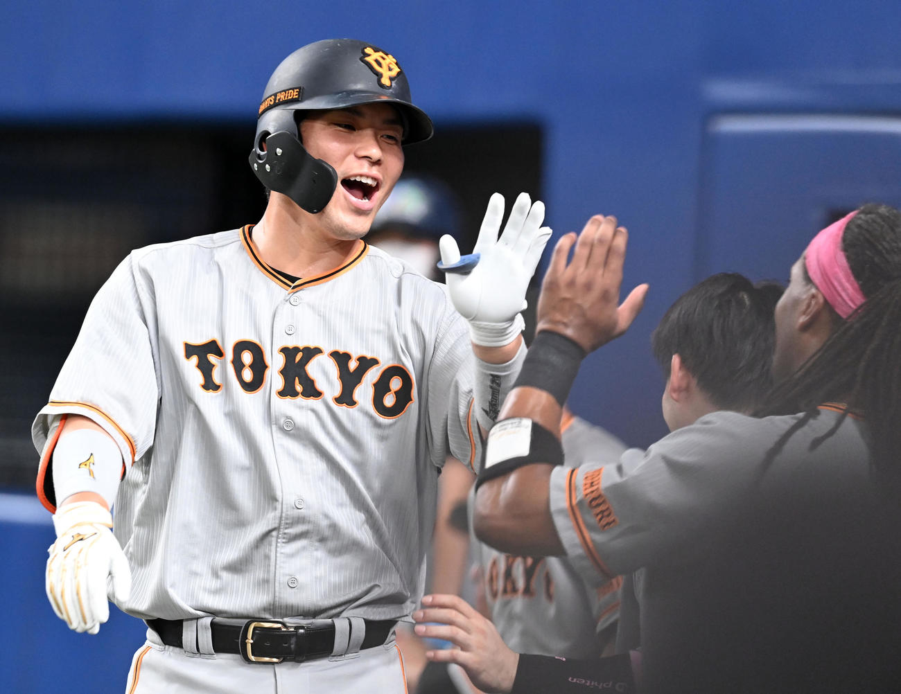 中日対巨人　7回表巨人1死、先制のソロ本塁打を放った大城（撮影・たえ見朱実）