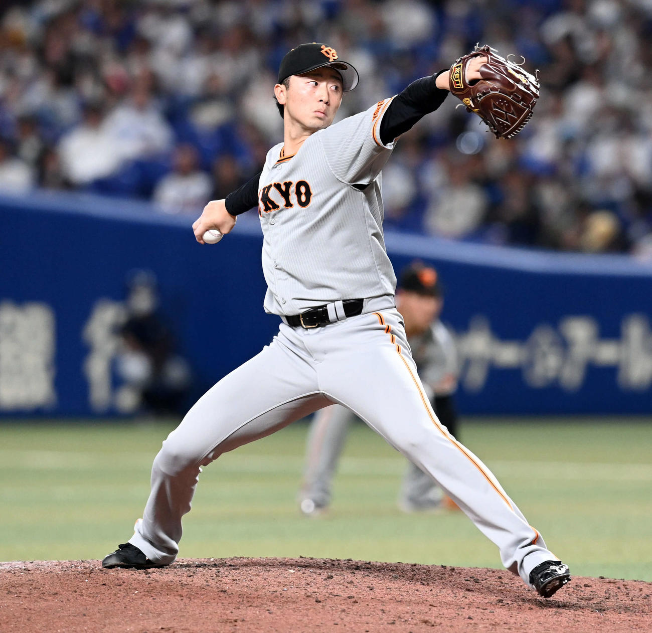中日対巨人　巨人の3番手直江（撮影・たえ見朱実）