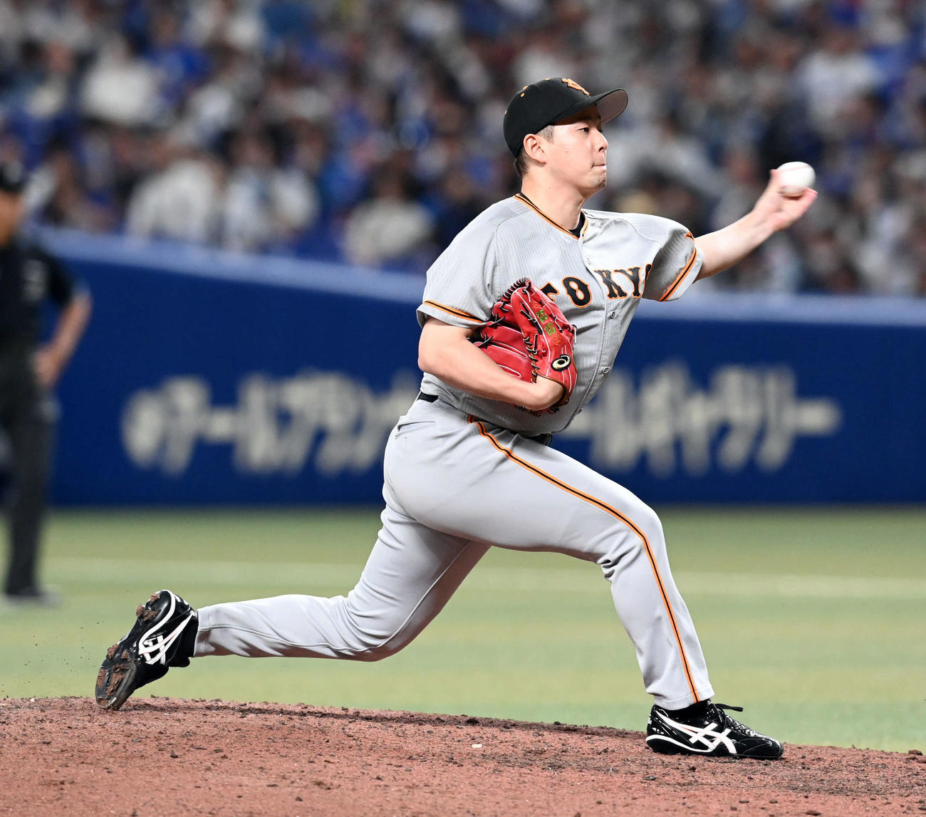中日対巨人　巨人の4番手大江（撮影・たえ見朱実）