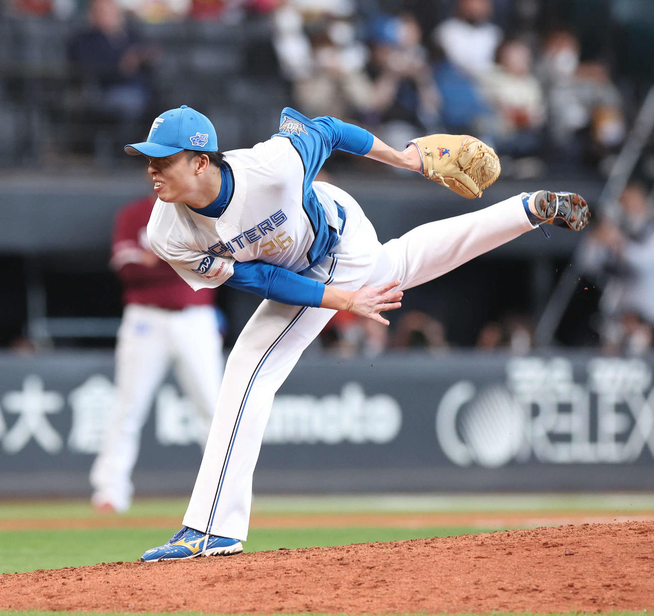 日本ハム対楽天　日本ハム4番手で登板する田中正（撮影・佐藤翔太）