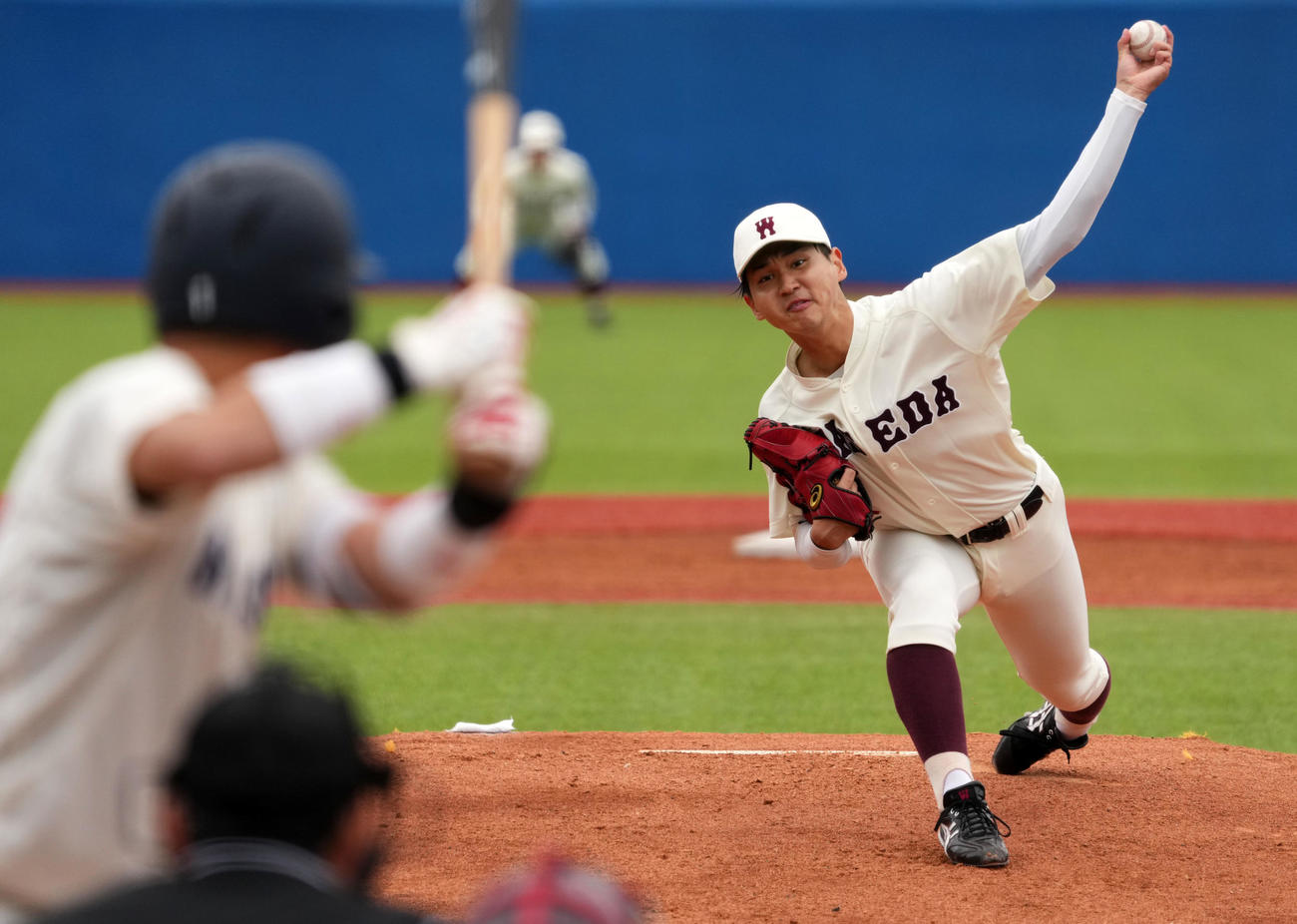 法大対早大　力投する早大先発の清水大（撮影・横山健太）