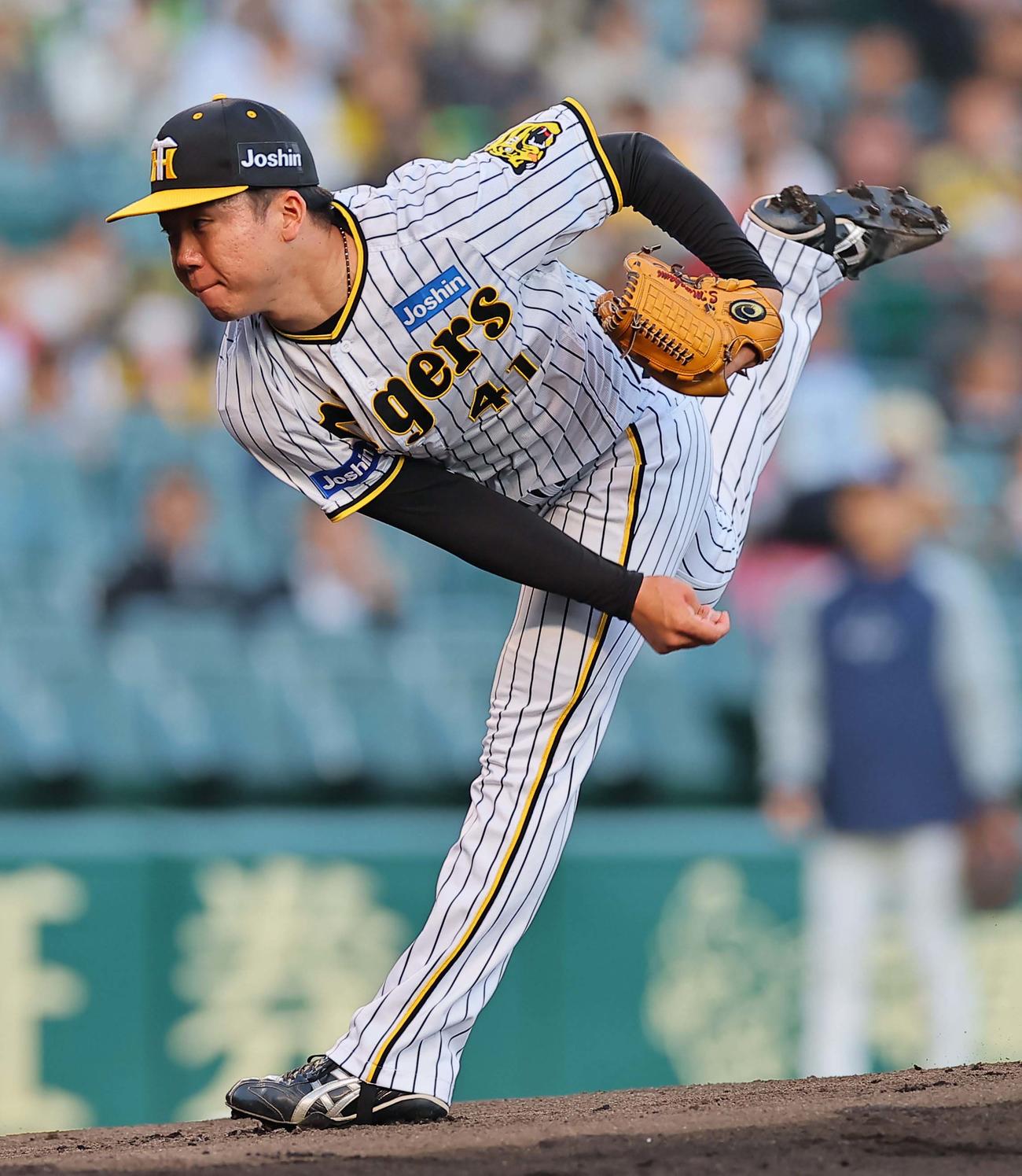 阪神対ヤクルト　阪神先発の村上（撮影・上田博志）
