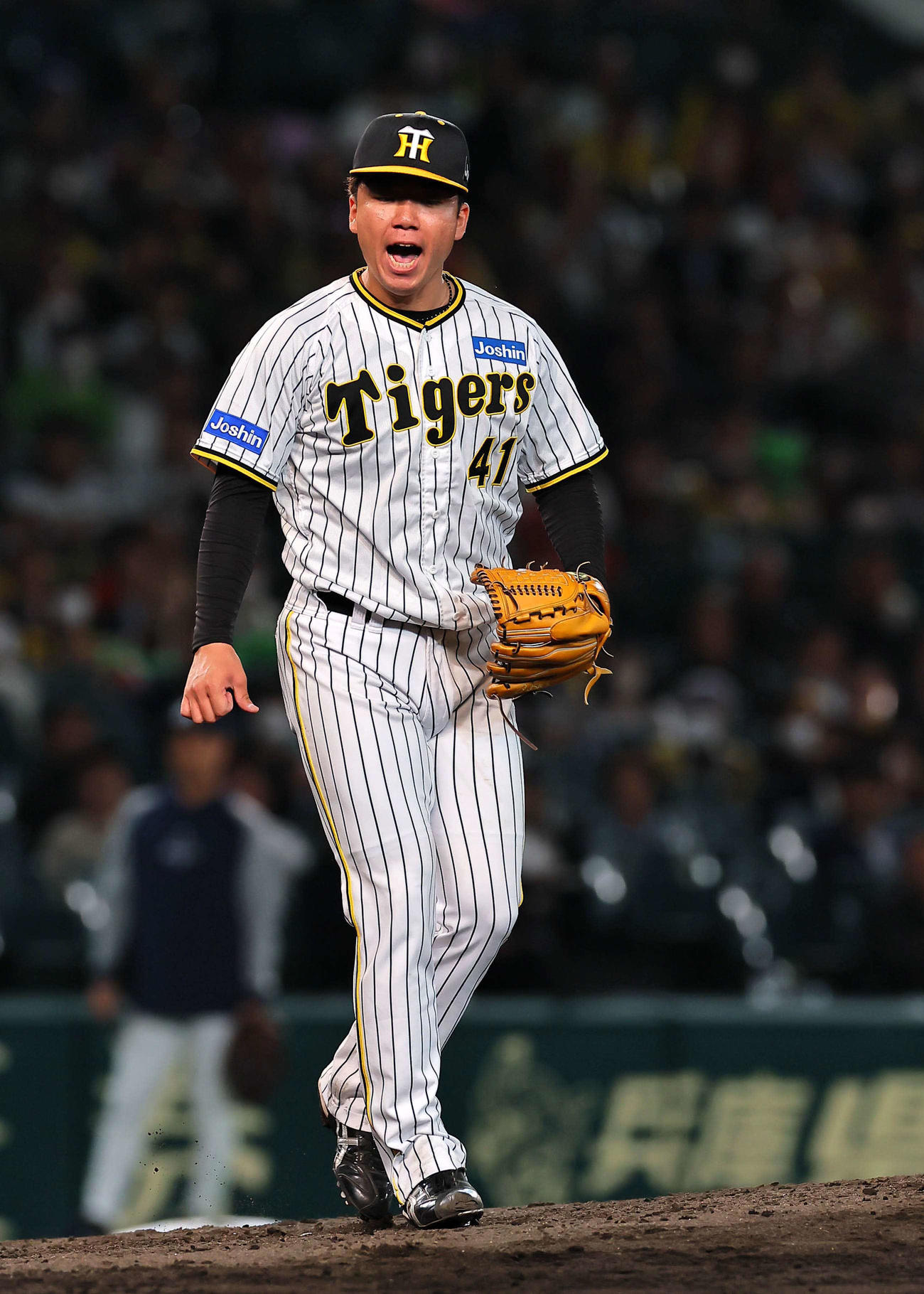 阪神対ヤクルト　6回表ヤクルト2死一塁、村上宗隆から三振を奪った村上頌樹は31イニング無失点のセ・リーグ記録に並んだ（撮影・上田博志）