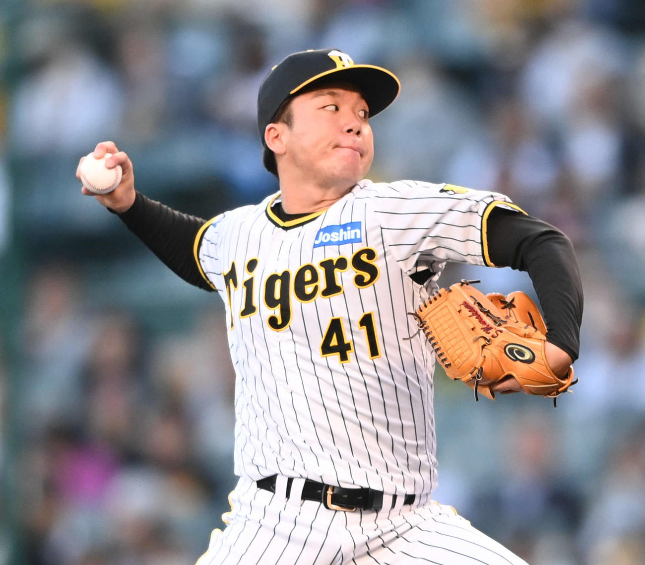 阪神対ヤクルト　阪神先発の村上は31イニング連続無失点を達成（撮影・前岡正明）