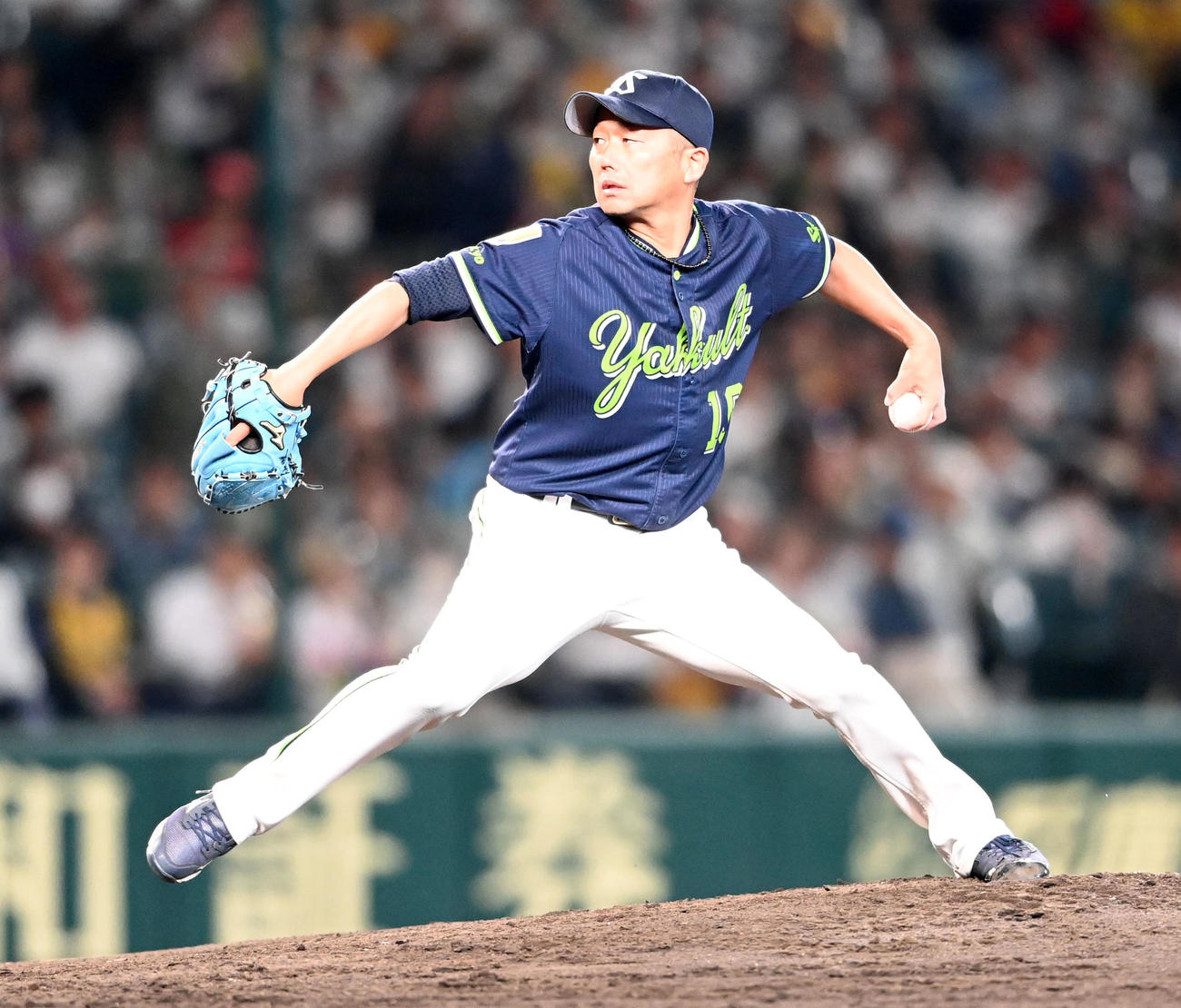 阪神対ヤクルト　力投するヤクルト先発の石川（撮影・前岡正明）