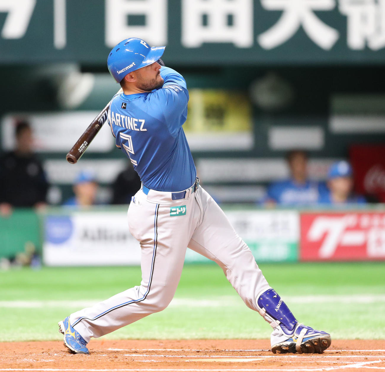 ソフトバンク対日本ハム　6回表日本ハム2死一塁、マルティネスは中越えに勝ち越しとなる2点本塁打を放つ（撮影・梅根麻紀）