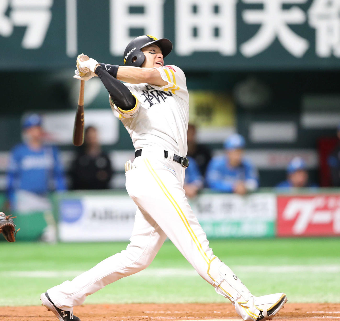 ソフトバンク対日本ハム　9回裏ソフトバンク1死、柳田は右越え本塁打を放つ（撮影・梅根麻紀）