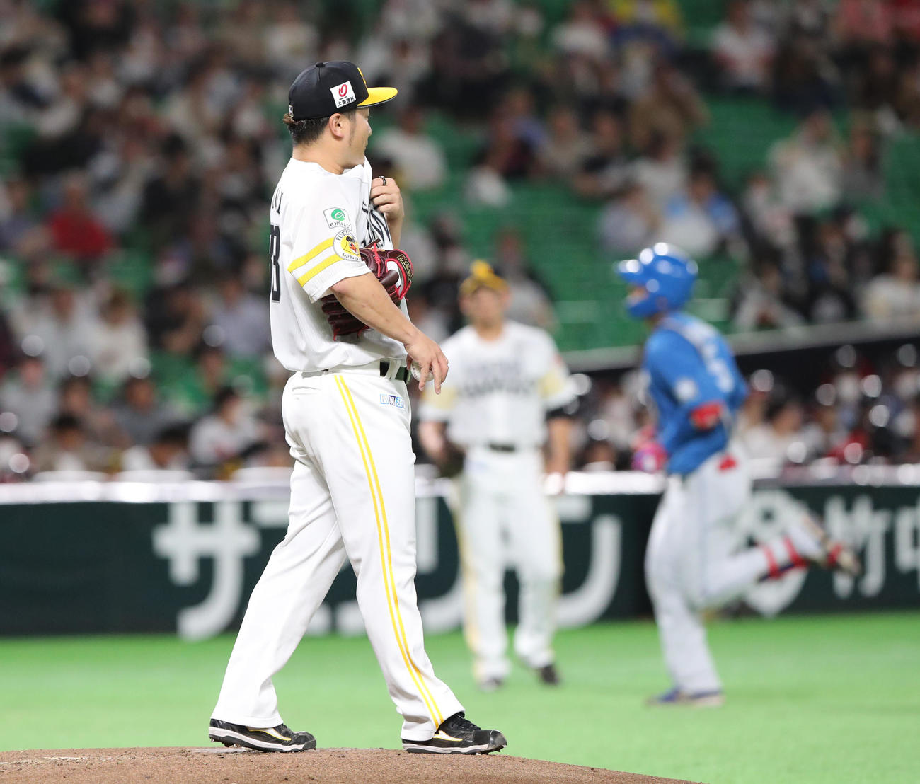 ソフトバンク対日本ハム　2回表日本ハム無死、野村に左越え先制本塁打を浴びた森（撮影・梅根麻紀）