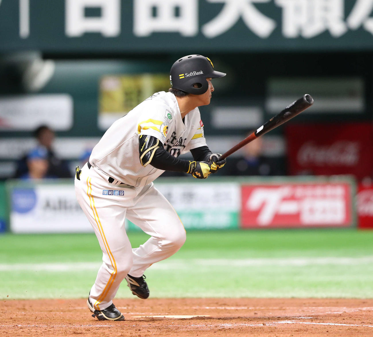 ソフトバンク対日本ハム　4回裏ソフトバンク1死一、二塁、柳町は中適時打を放つ（撮影・梅根麻紀）