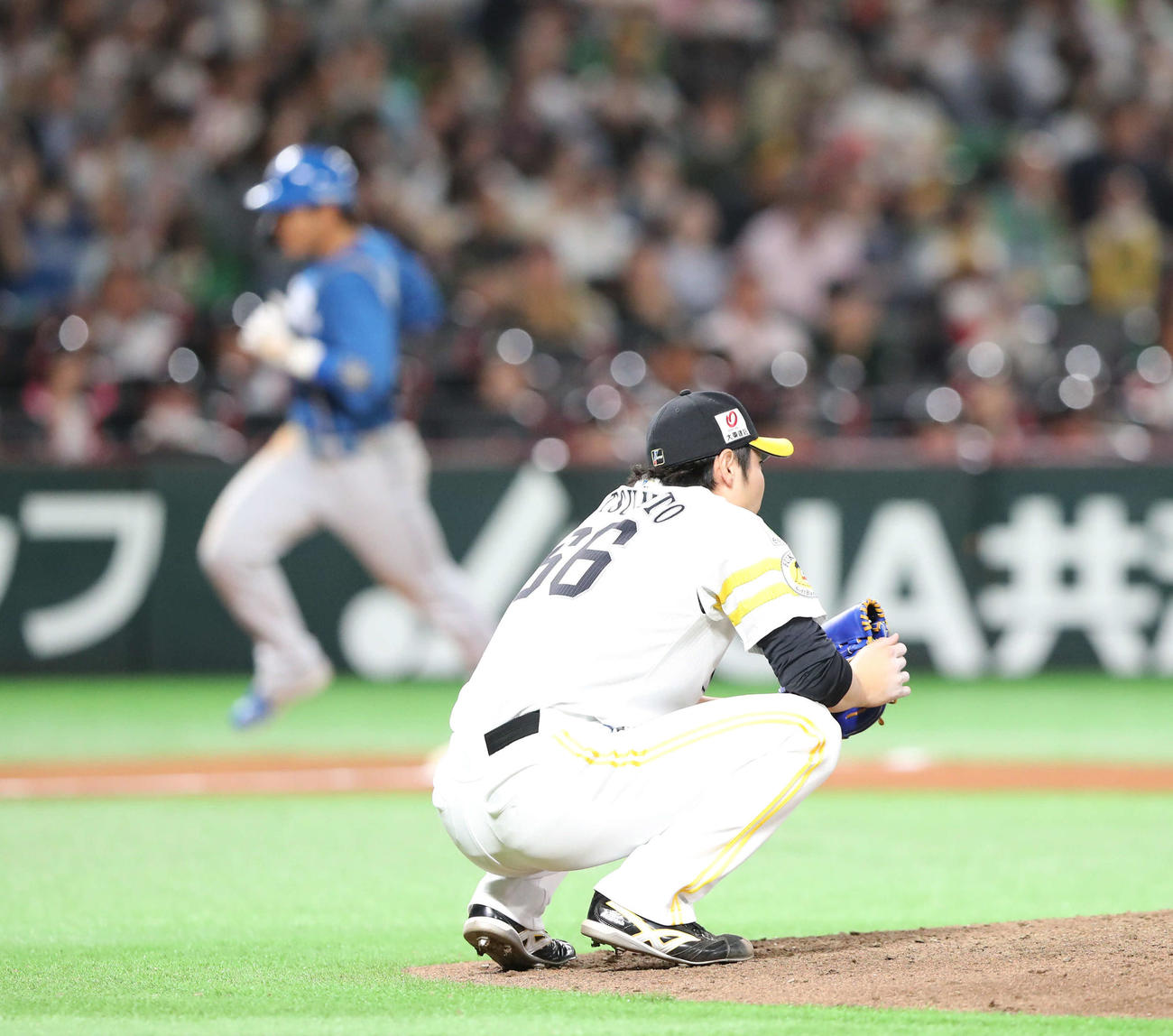 6回表日本ハム2死一塁、マルティネスに中越え勝ち越し2点本塁打を浴びた松本裕樹（撮影・梅根麻紀）