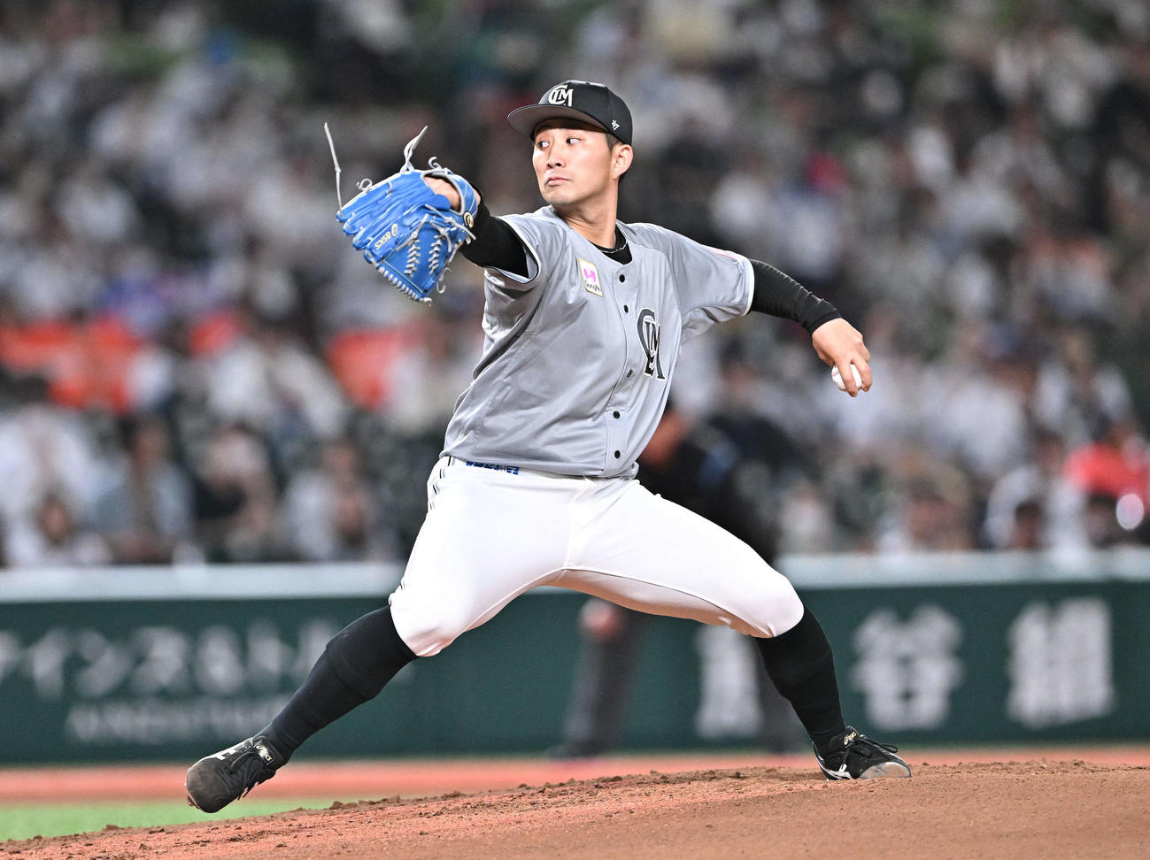 西武対ロッテ　ロッテ先発の小島（撮影・滝沢徹郎）