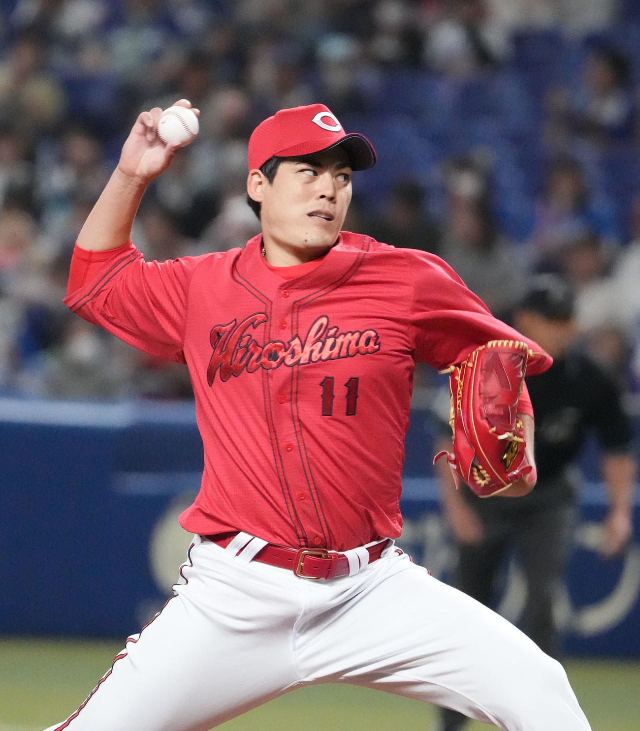 中日対広島　1回裏、登板する広島先発の九里（撮影・森本幸一）