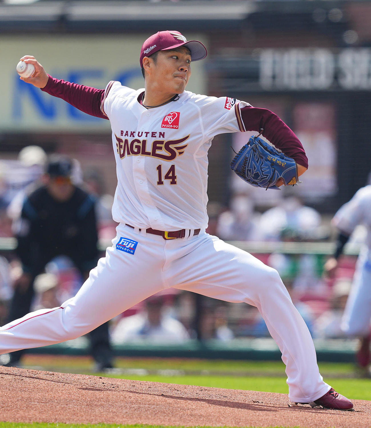 楽天対オリックス　力投する楽天先発の則本（撮影・垰建太）