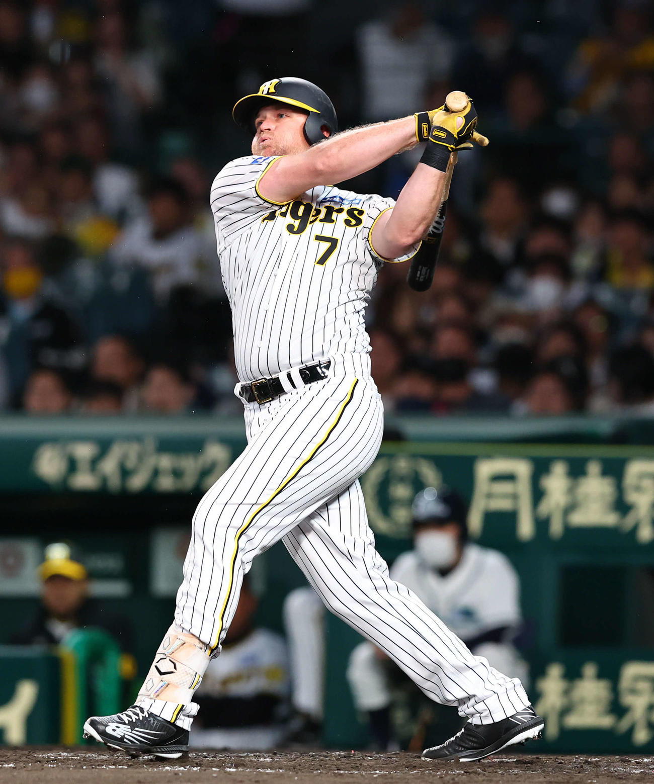 阪神対ヤクルト　3回裏阪神無死、ノイジーは左前打を放つ（撮影・藤尾明華）