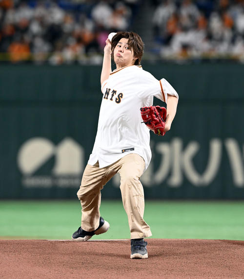 巨人】BE：FIRST始球式、LEO「夢がかなった」100キロ超えマーク 生