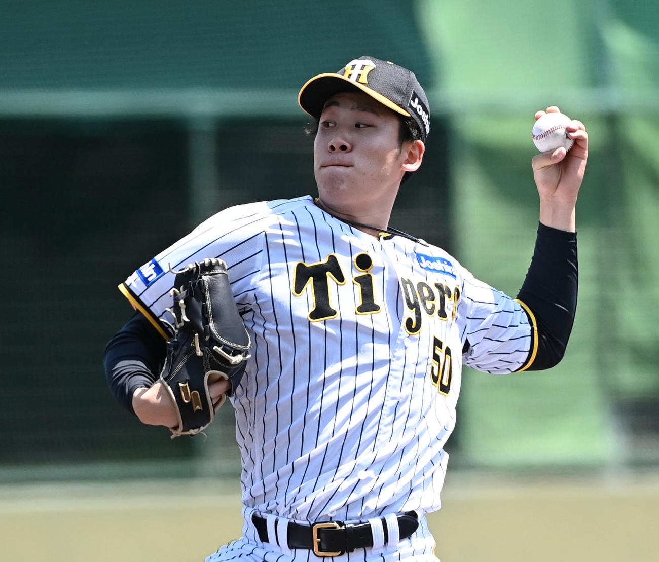 阪神対ソフトバンク　阪神先発の富田（撮影・前岡正明）