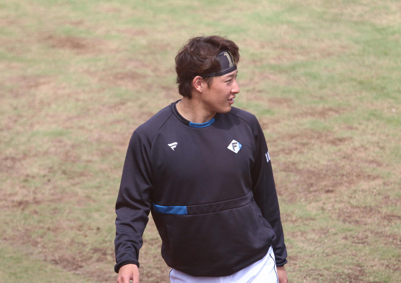 2軍本拠地の千葉・鎌ケ谷で調整した日本ハム吉田（撮影・木下大輔）