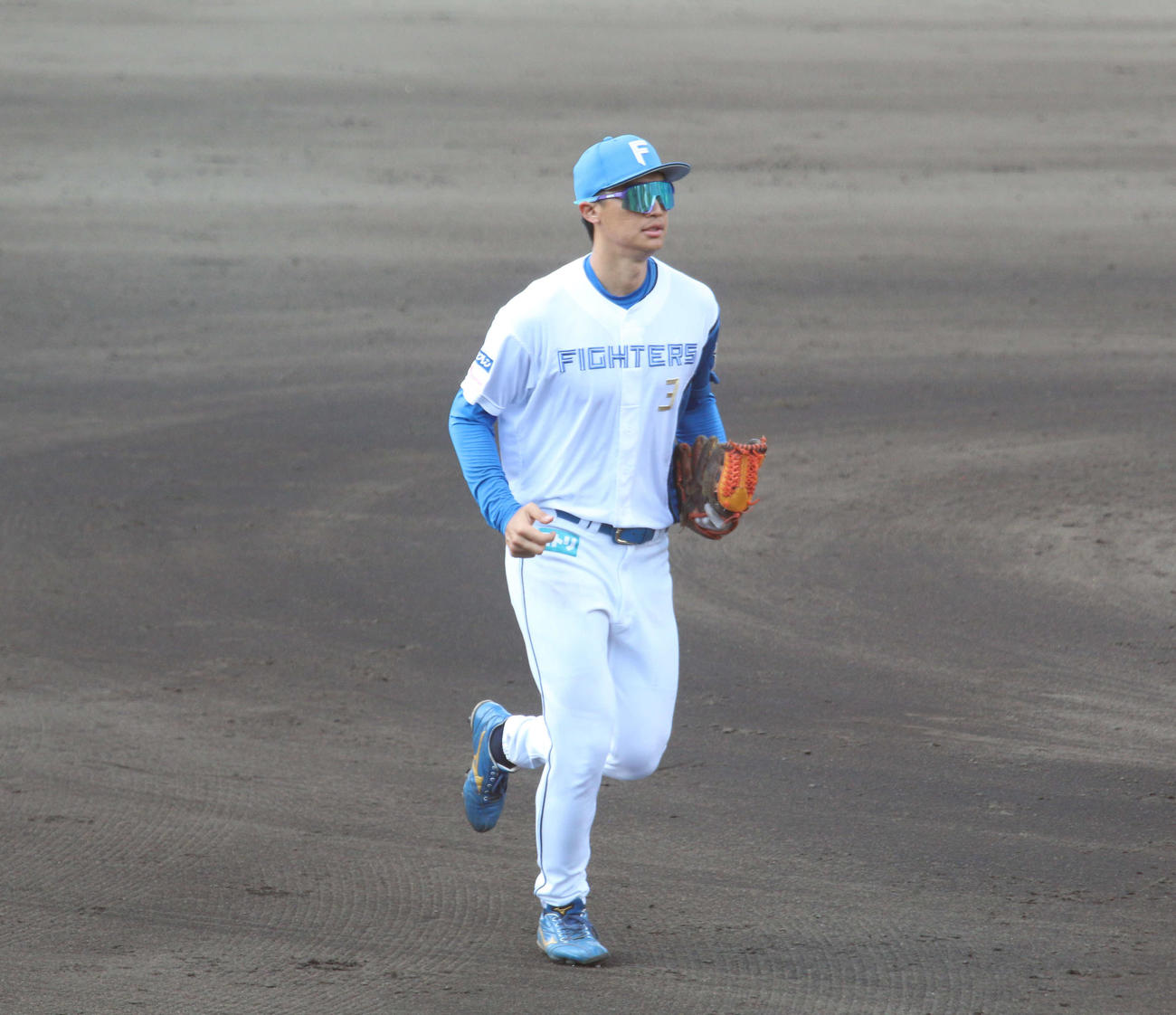 日本ハム対ロッテ　7番二塁でフル出場した日本ハム加藤豪（撮影・木下大輔）
