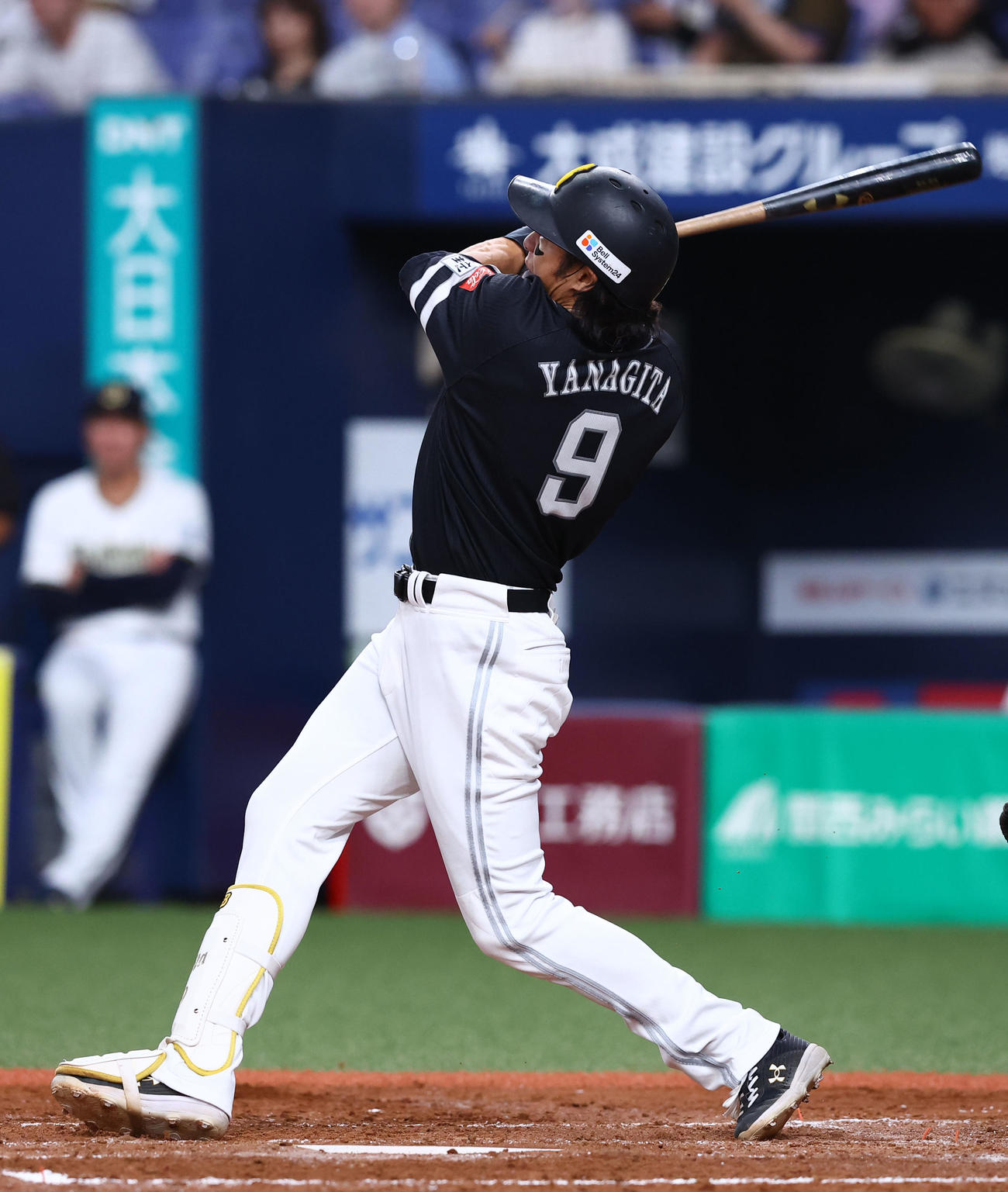 オリックス対ソフトバンク　4回表ソフトバンク無死、柳田が右中間に本塁打を放つ（撮影・藤尾明華）