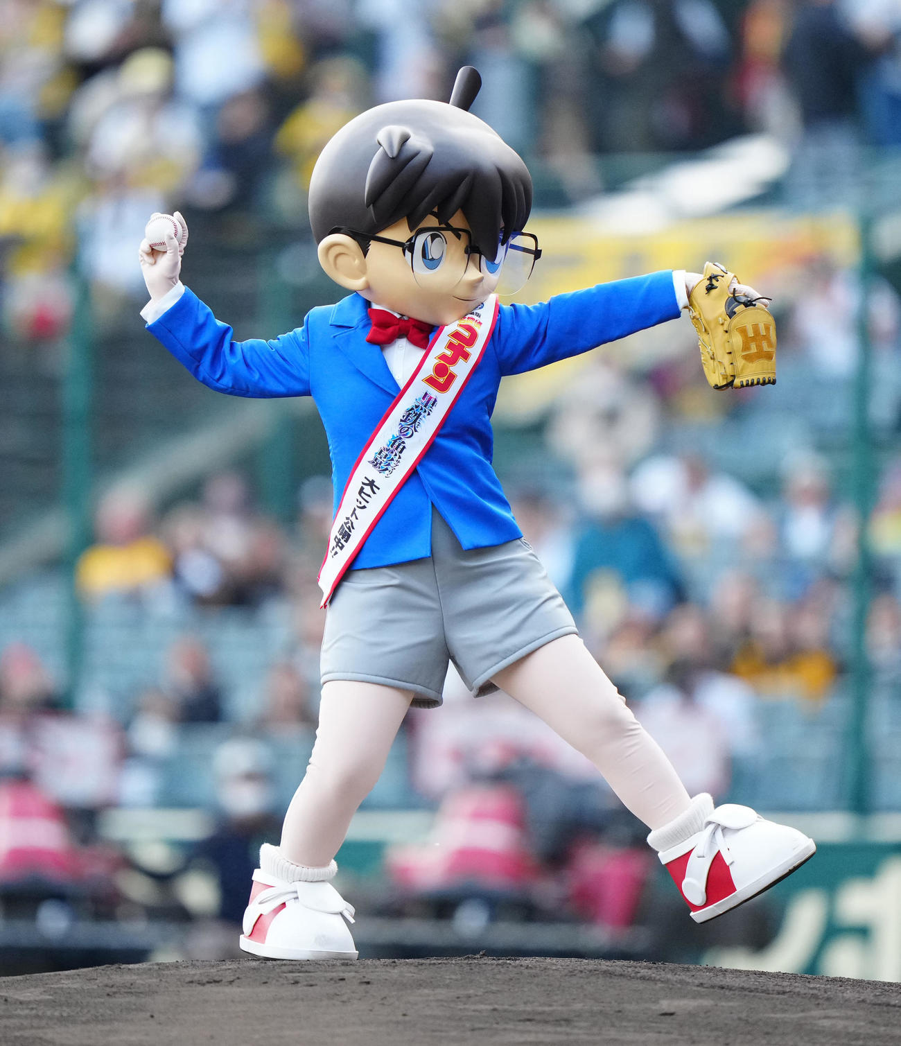 ファーストピッチセレモニーに臨む江戸川コナン（23年4月27日撮影）