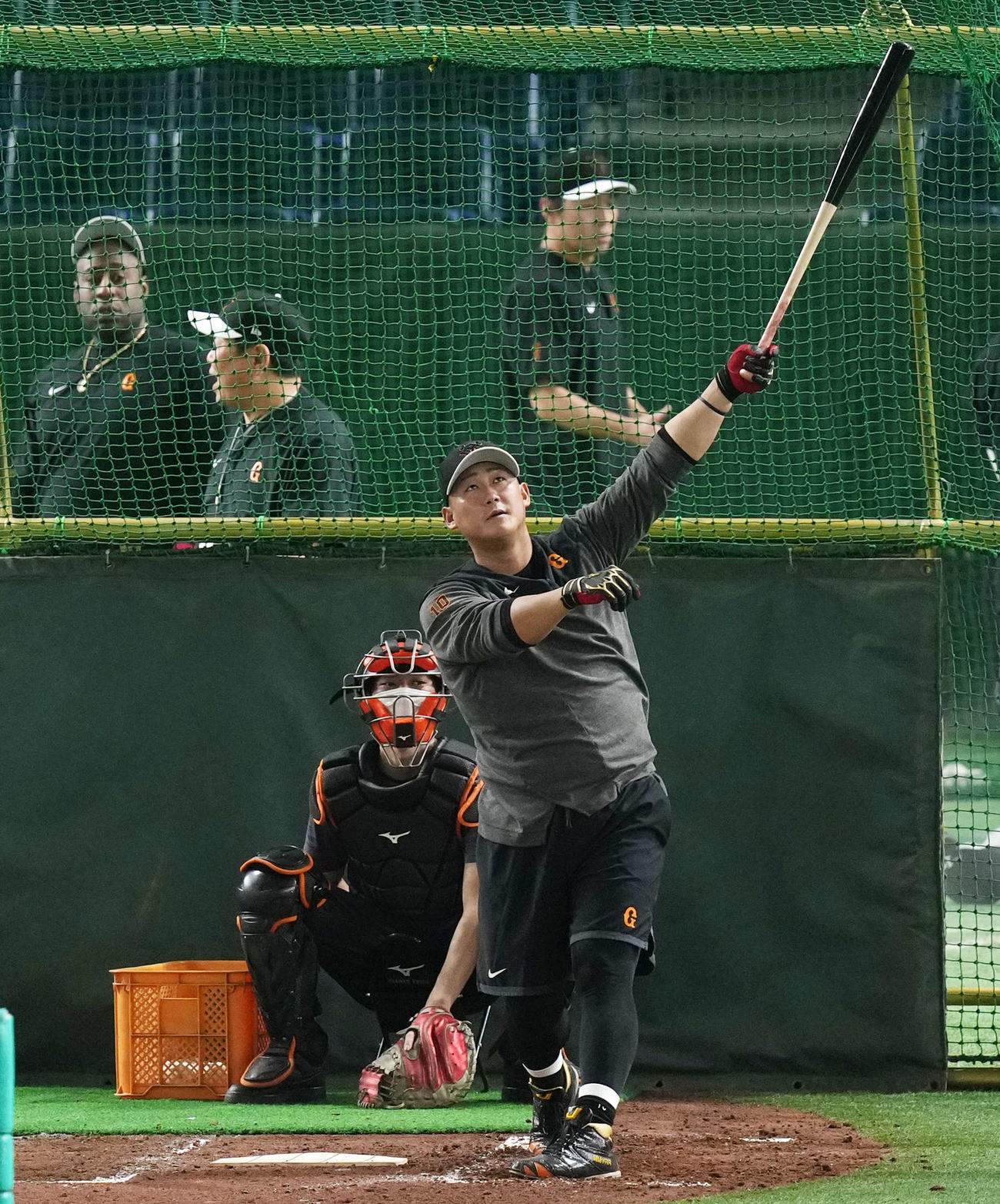 巨人対広島　試合前フリー打撃で快音を響かせる巨人中田（撮影・横山健太）
