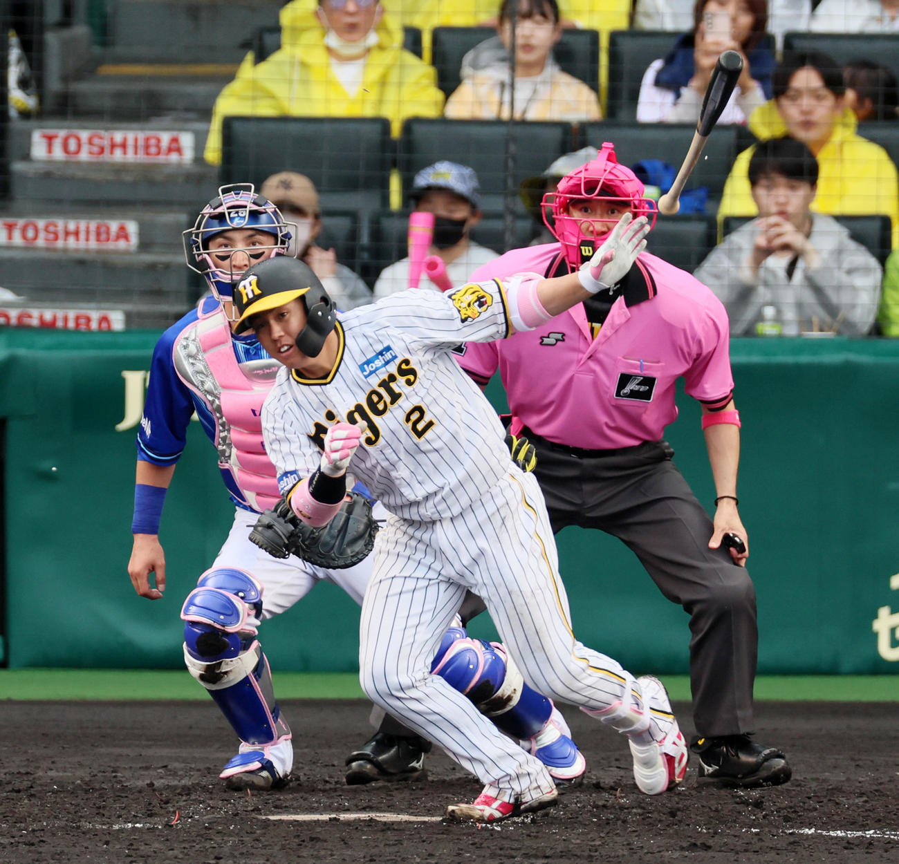 阪神対DeNA 4回裏阪神無死、梅野は中前打を放つ（撮影・加藤哉）
