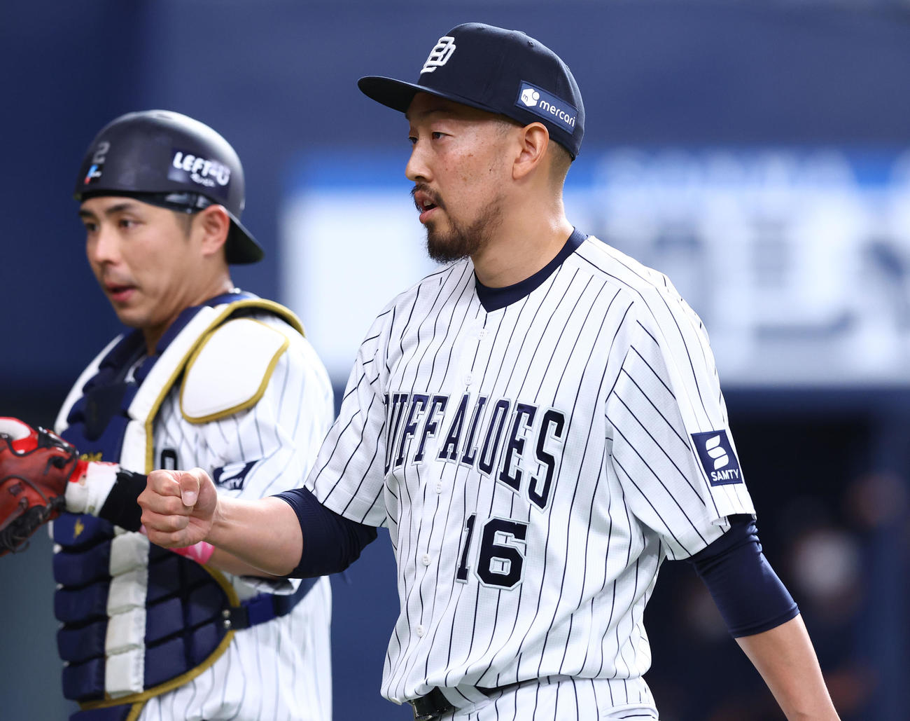 オリックス対ソフトバンク　9回に5番手で登板し、無失点に抑えベンチに戻るオリックス平野（撮影・藤尾明華）