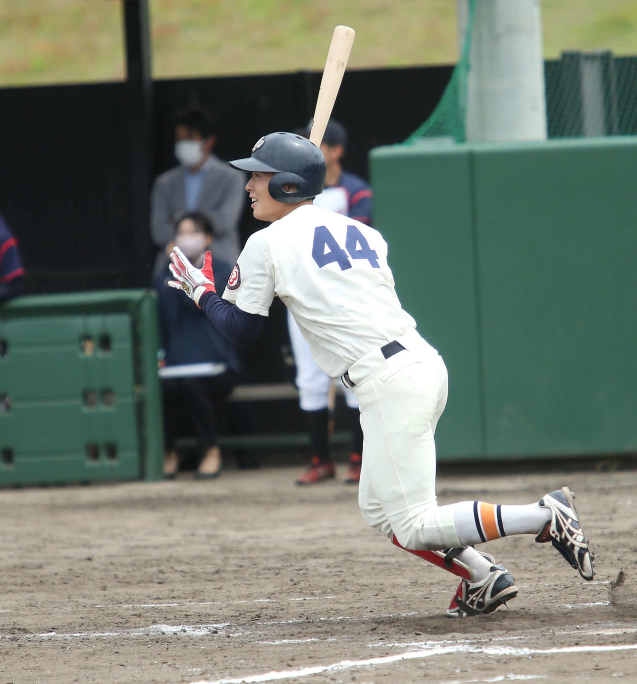 新潟医療福祉大は1－1の4回2死一、二塁に熊倉が右中間への2点三塁打