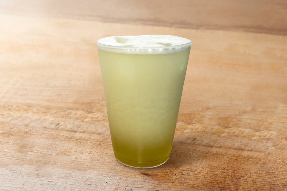 DeNAと日本茶セレクトショップ「CHABAKKA TEA PARKS」のコラボドリンク（球団提供）