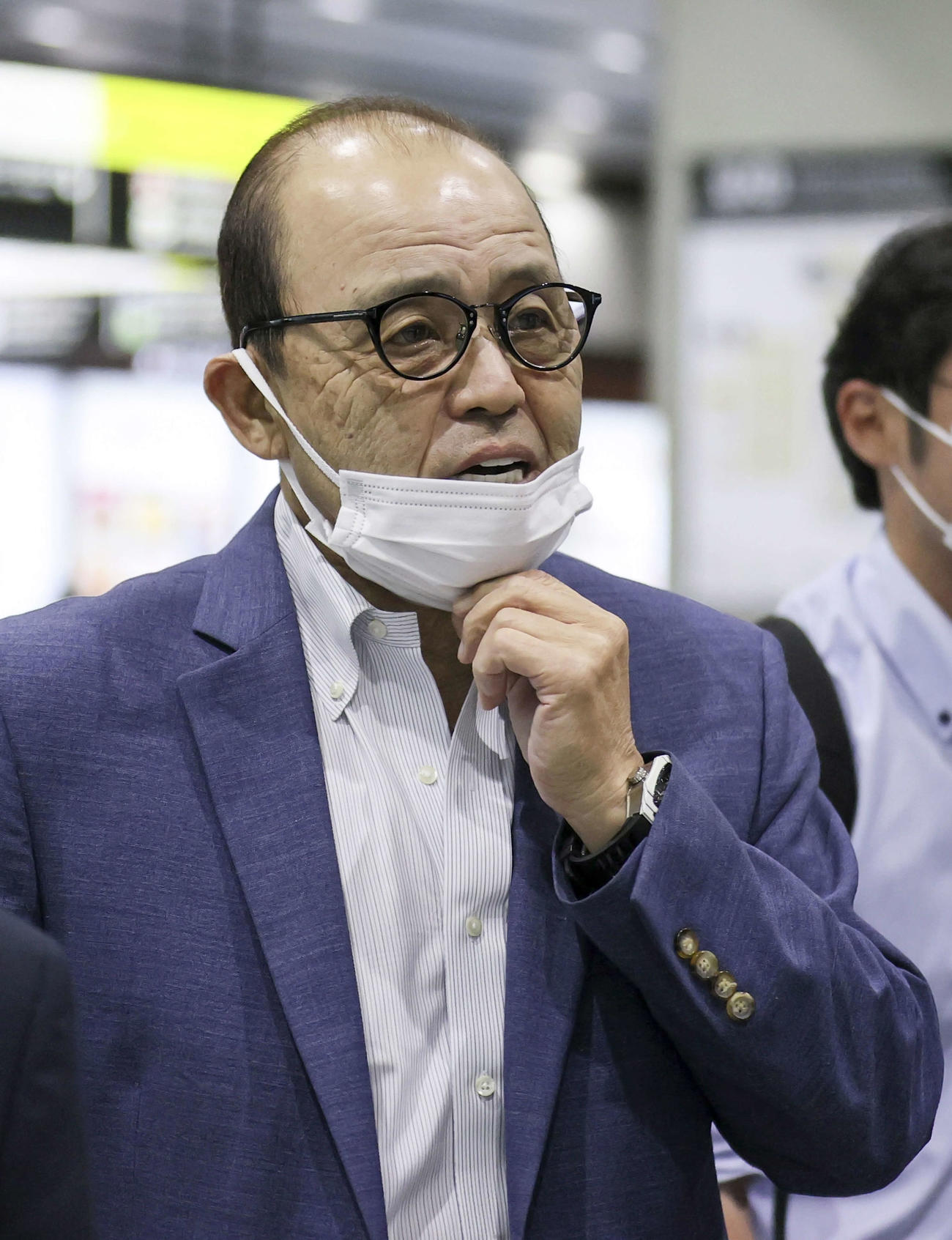 豊橋へ移動する阪神岡田監督（撮影・上山淳一）