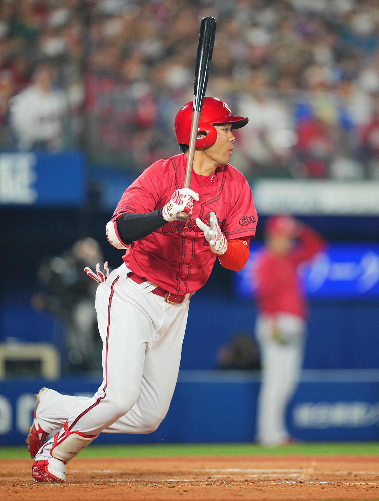 DeNA対広島　4回表広島2死、通算1500安打となる二塁内野安打を放つ秋山（撮影・垰建太）